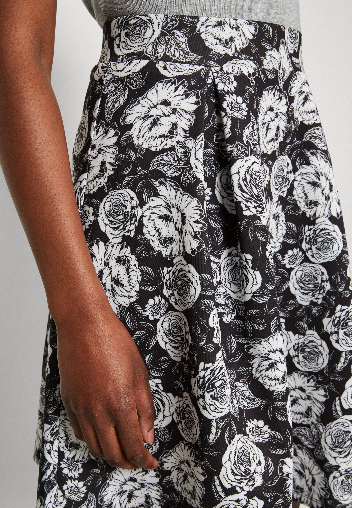 Anna Field Pleated Skirt - Black/White