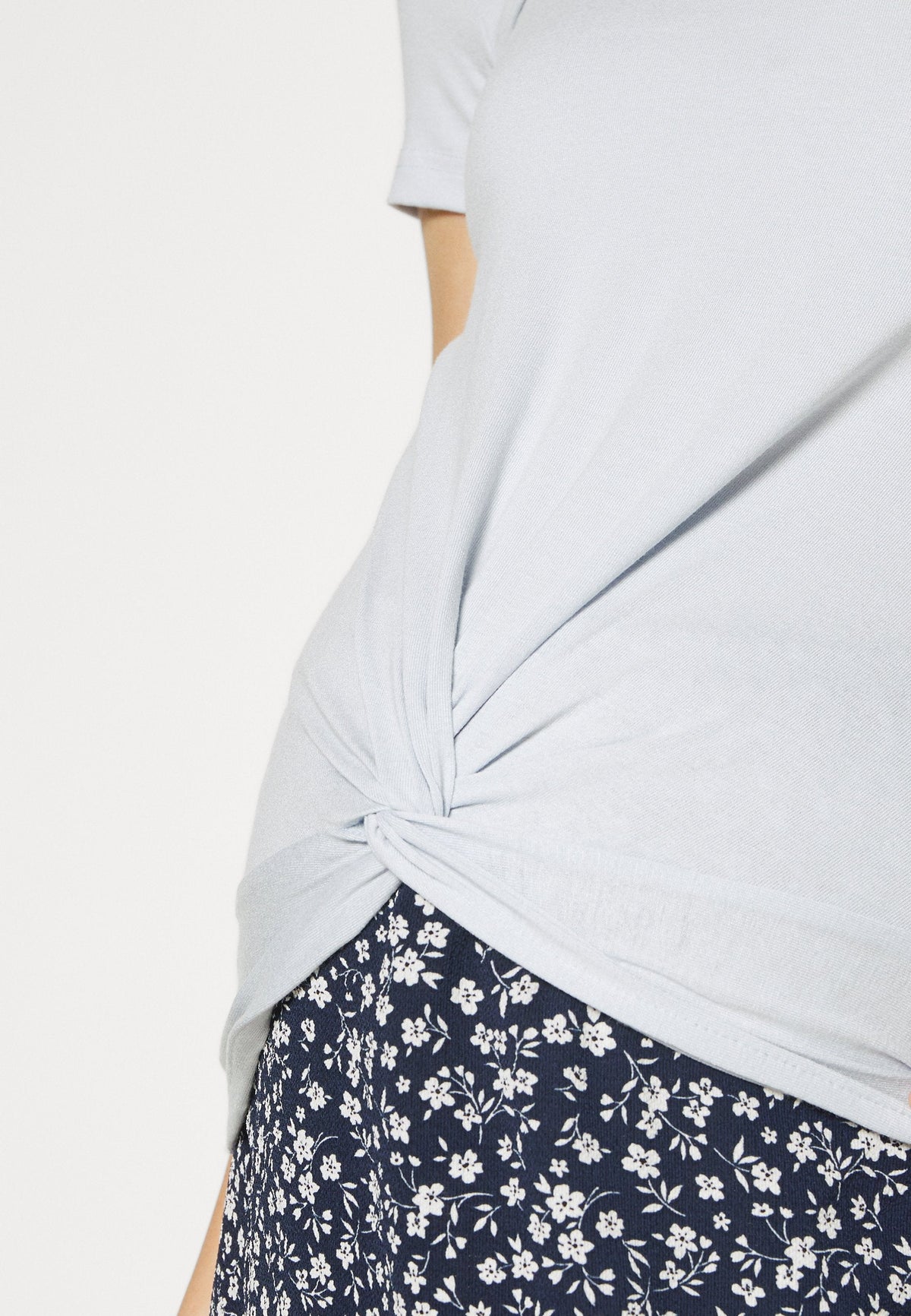 Basic T-Shirt - Light Blue