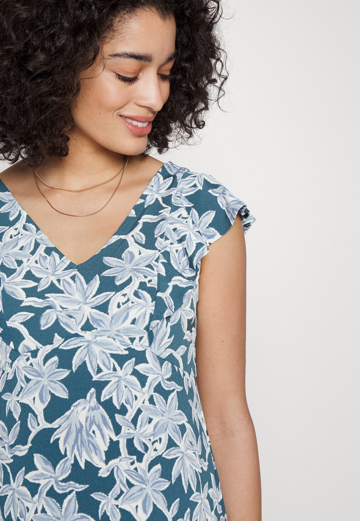 Midi V Flared Dress Witrh Ruffle Sleevees - Jersey Dress - Dark Blue/Blue