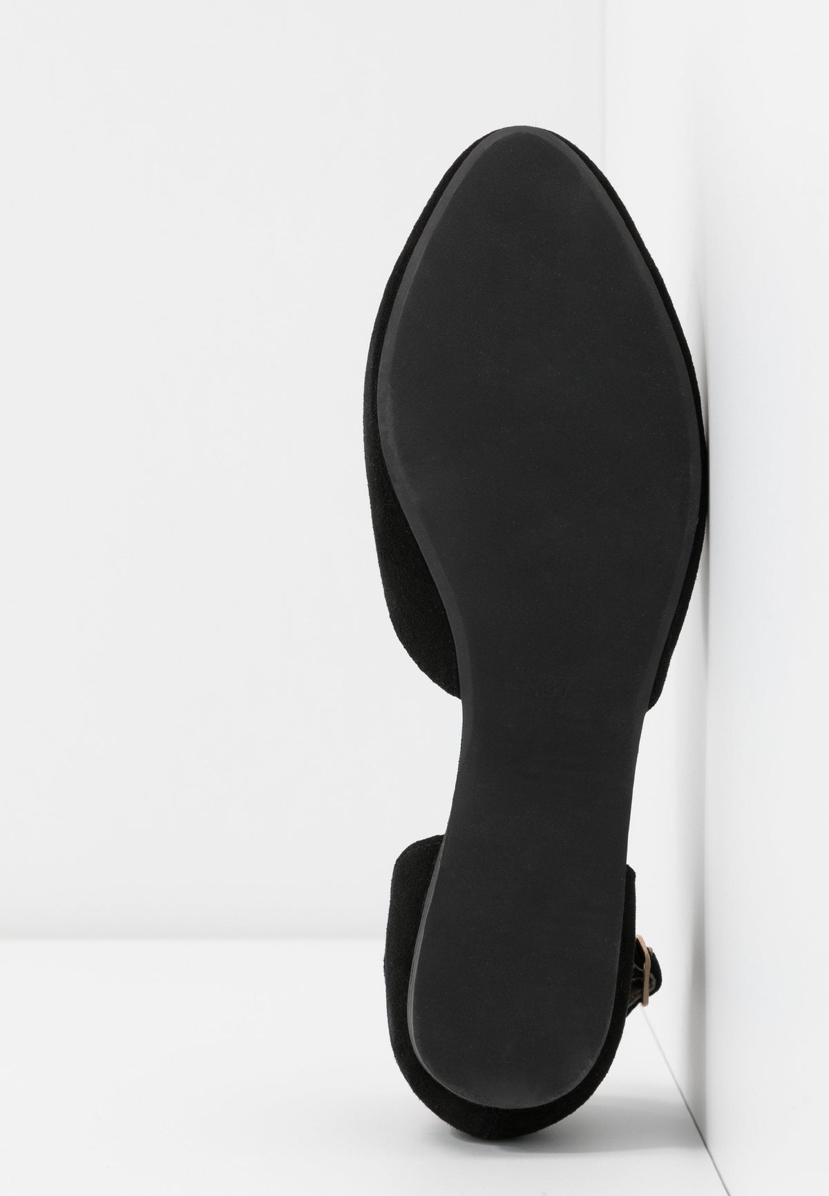 Leather - Ankle Strap Ballet Pumps - Black