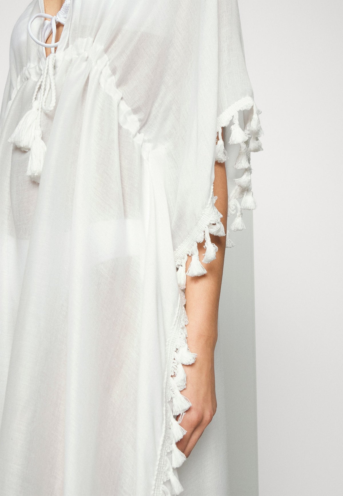 Anna Field Beach Accessory - White