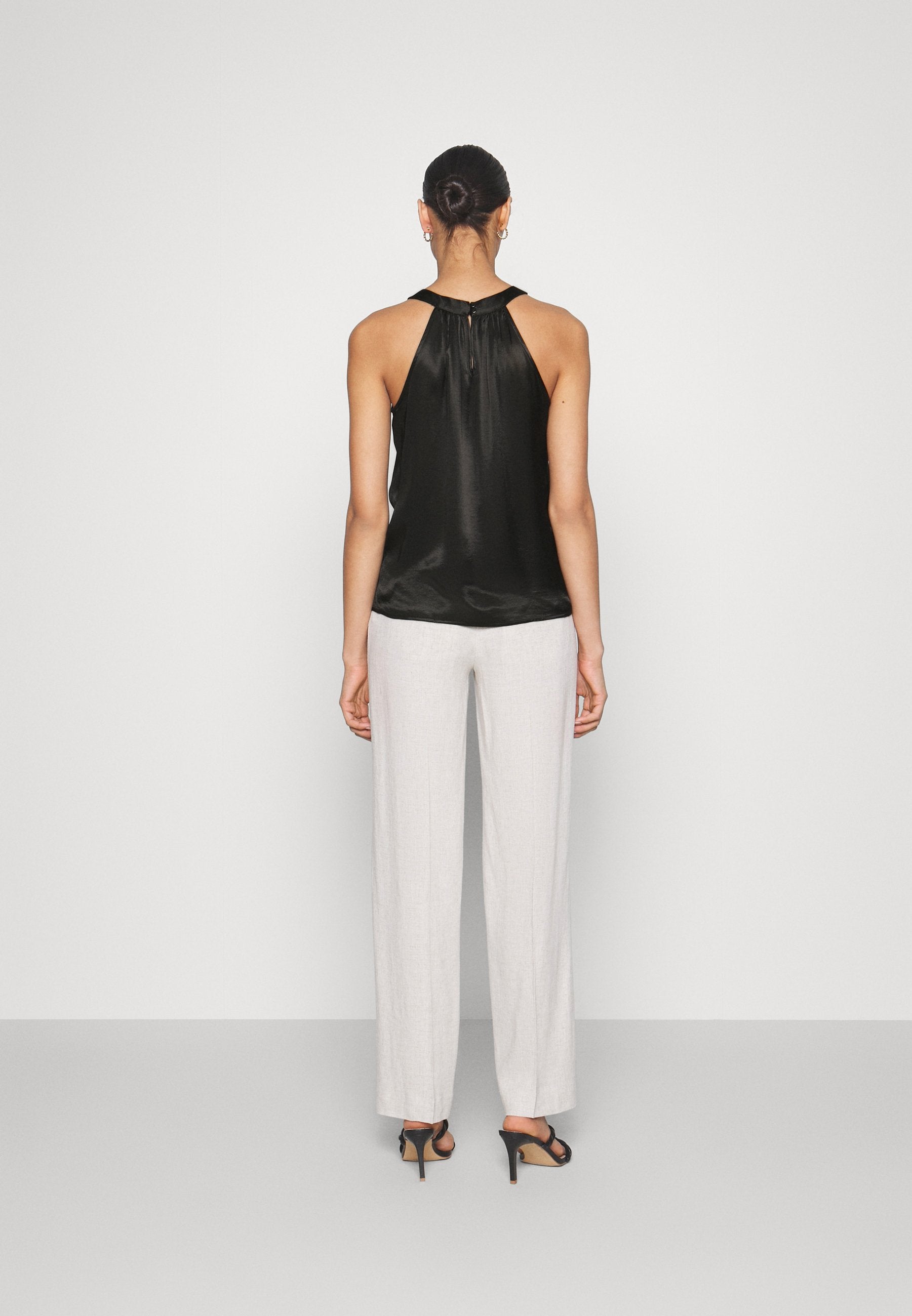 Anna Field Top - Black