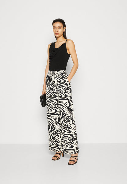 Anna Field Top - Black