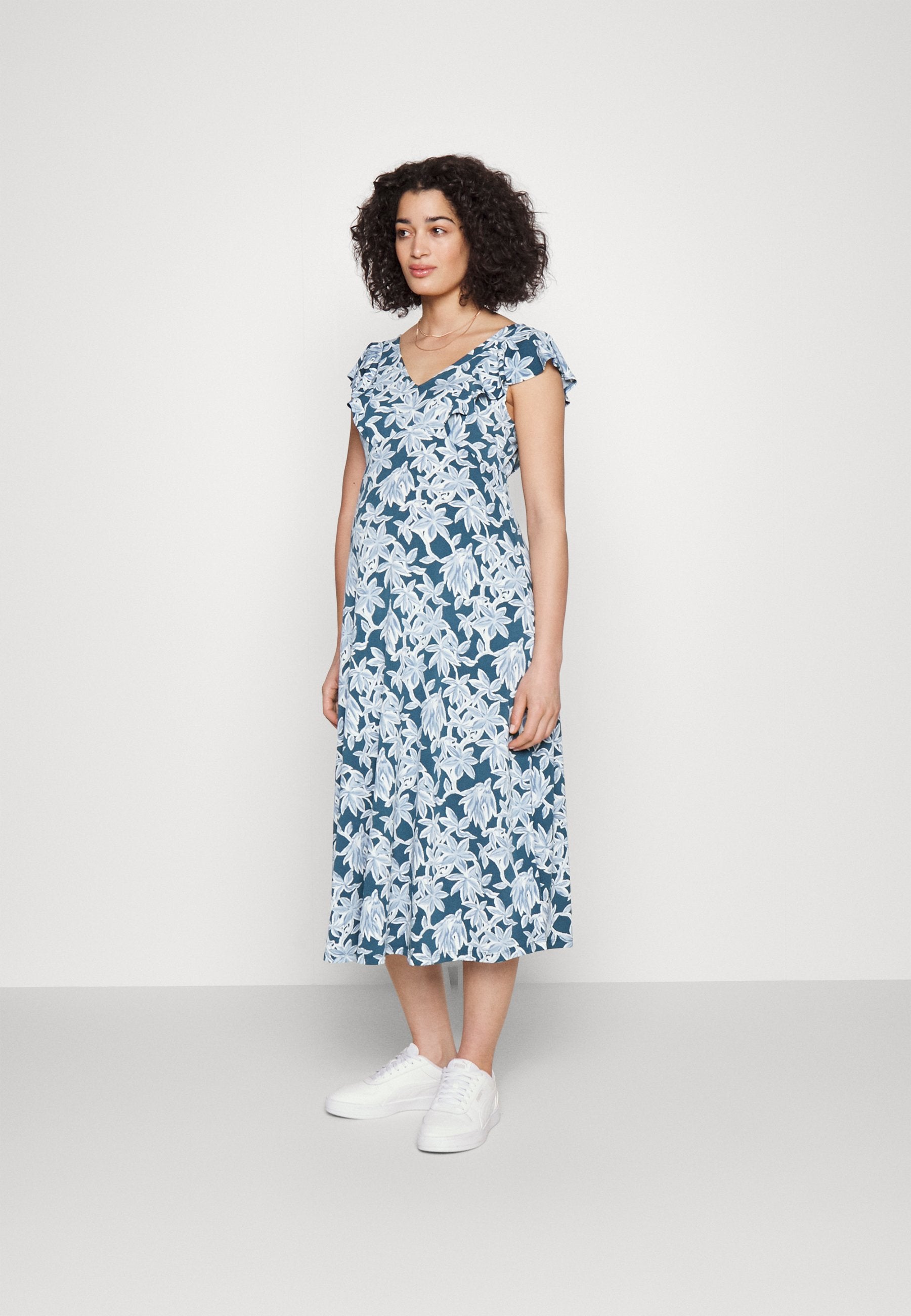  Midi V Flared Dress Witrh Ruffle Sleevees - Jersey Dress - Dark Blue/Blue