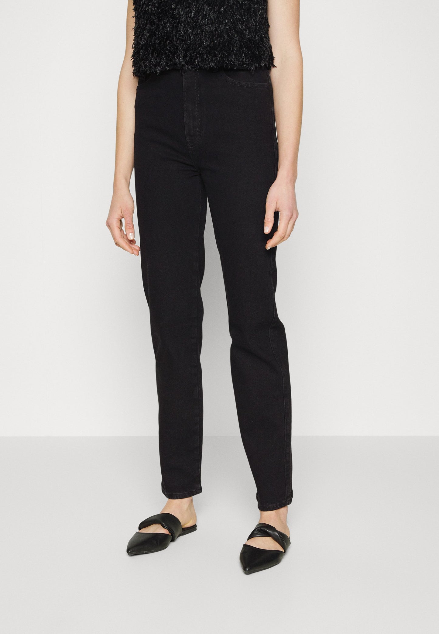  Straight Leg Jeans - Straight Leg Jeans
