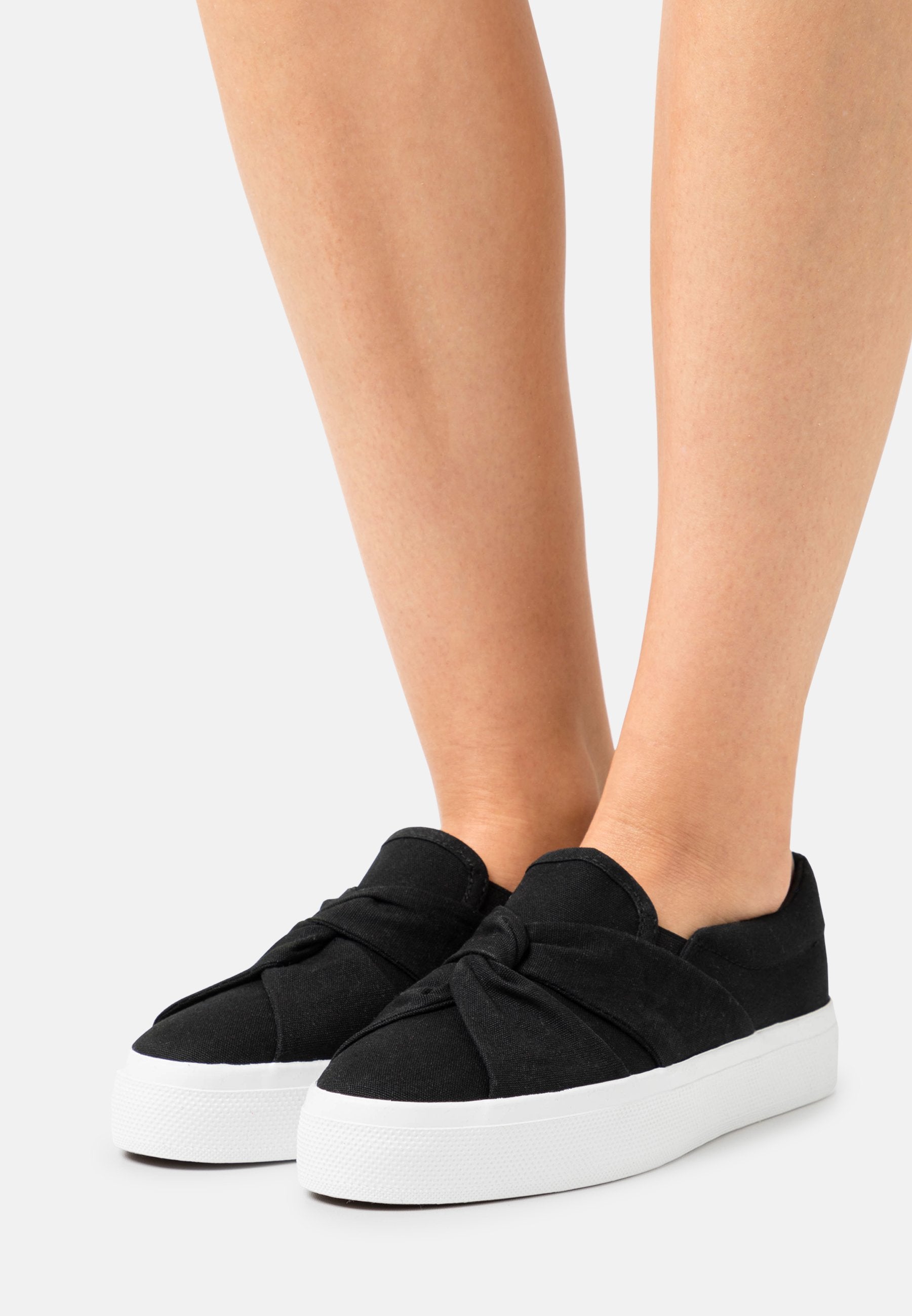 Anna Field Trainers - Trainers