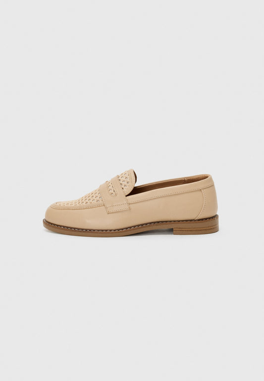 Anna Field Moccasins - Beige