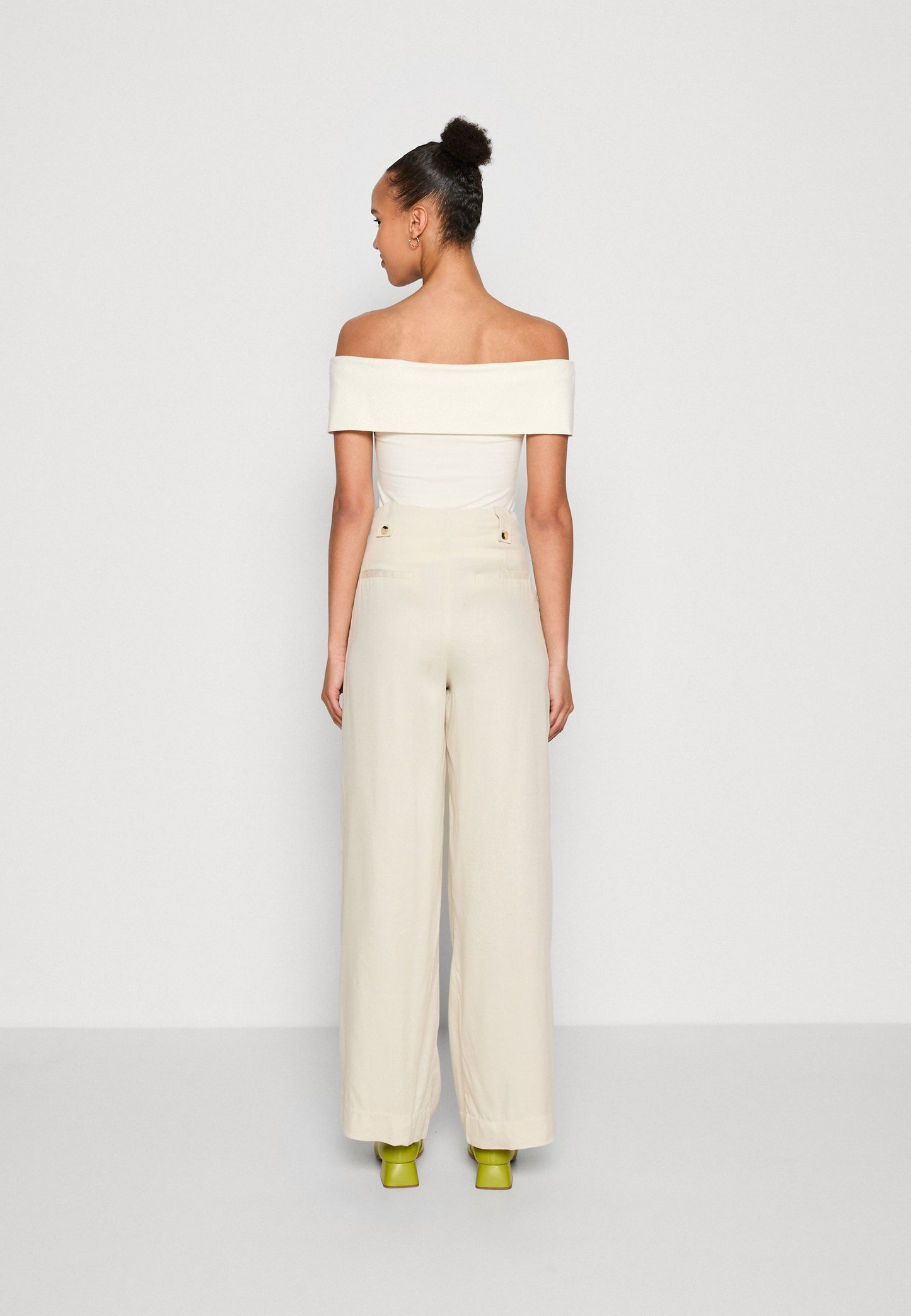 Anna Field OFF SHOULDER TOP - Basic T-shirt - Off-white