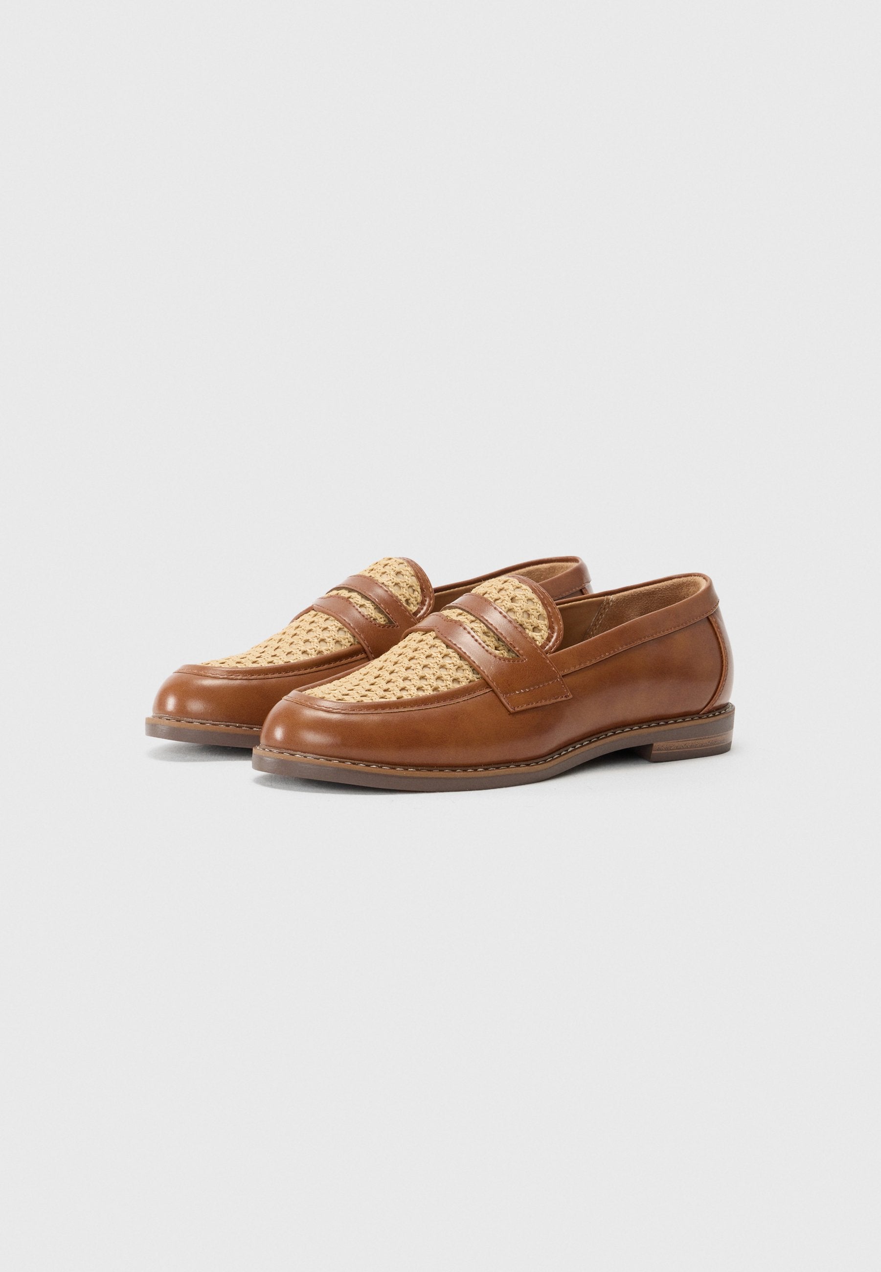 Anna Field Moccasins - Brown/beige