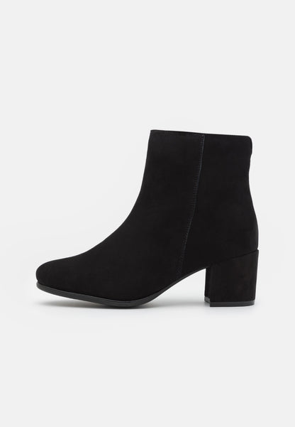  Leather - Classic Ankle Boots - Black