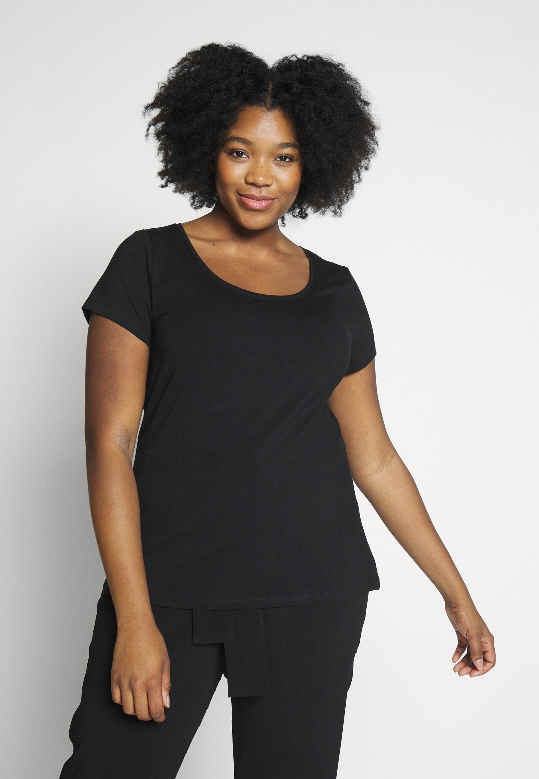  Basic T-Shirt - Black, White