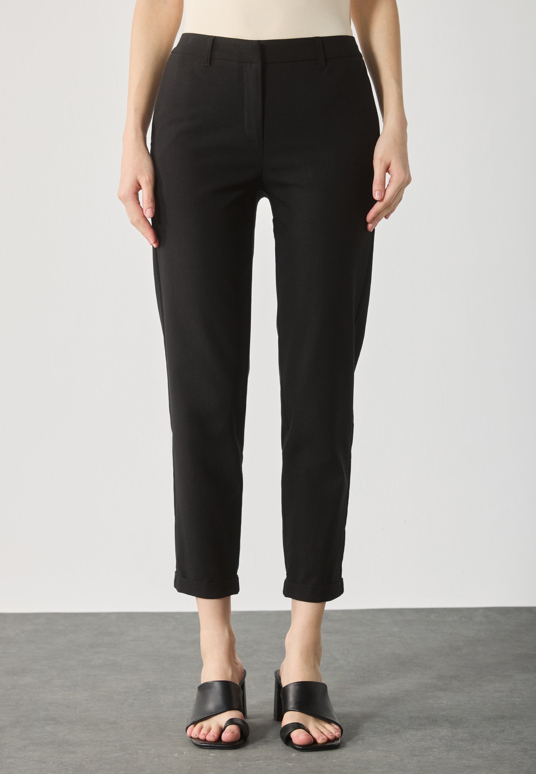 Anna Field CHINO TROUSERS - Trousers - Black