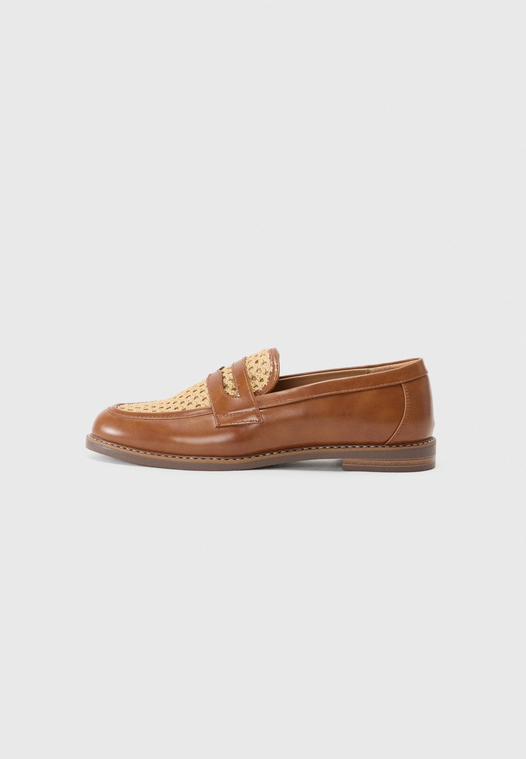 Anna Field Moccasins - Brown/beige