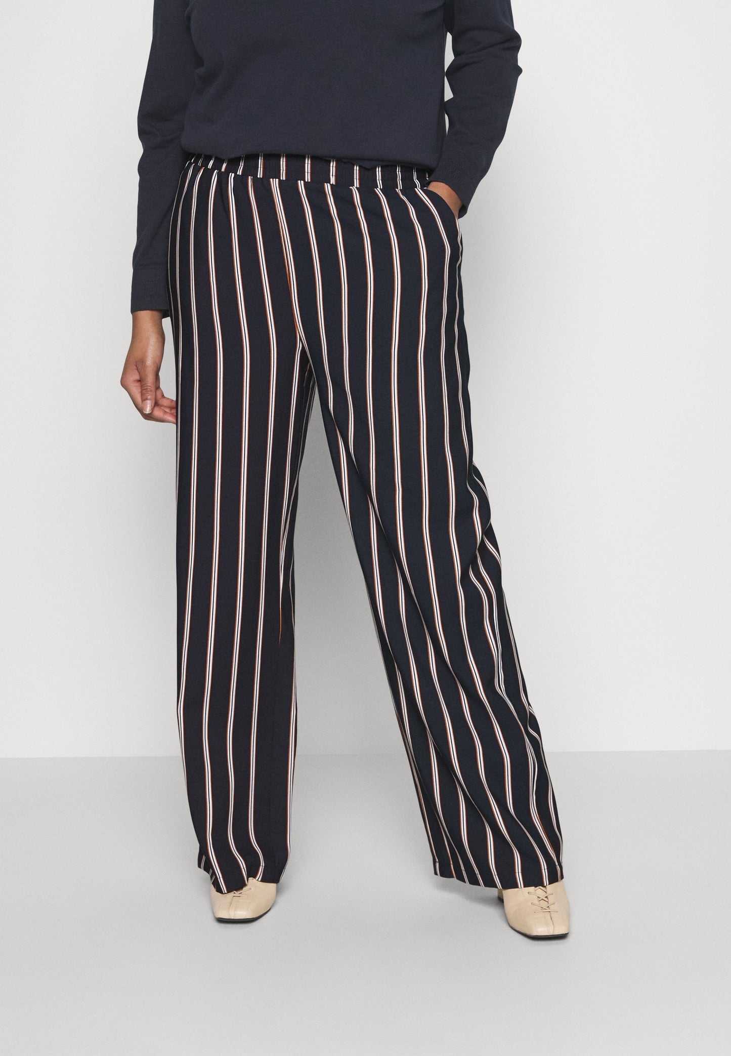  Wide Leg Pant - Trousers - Dark Blue/Brown/White