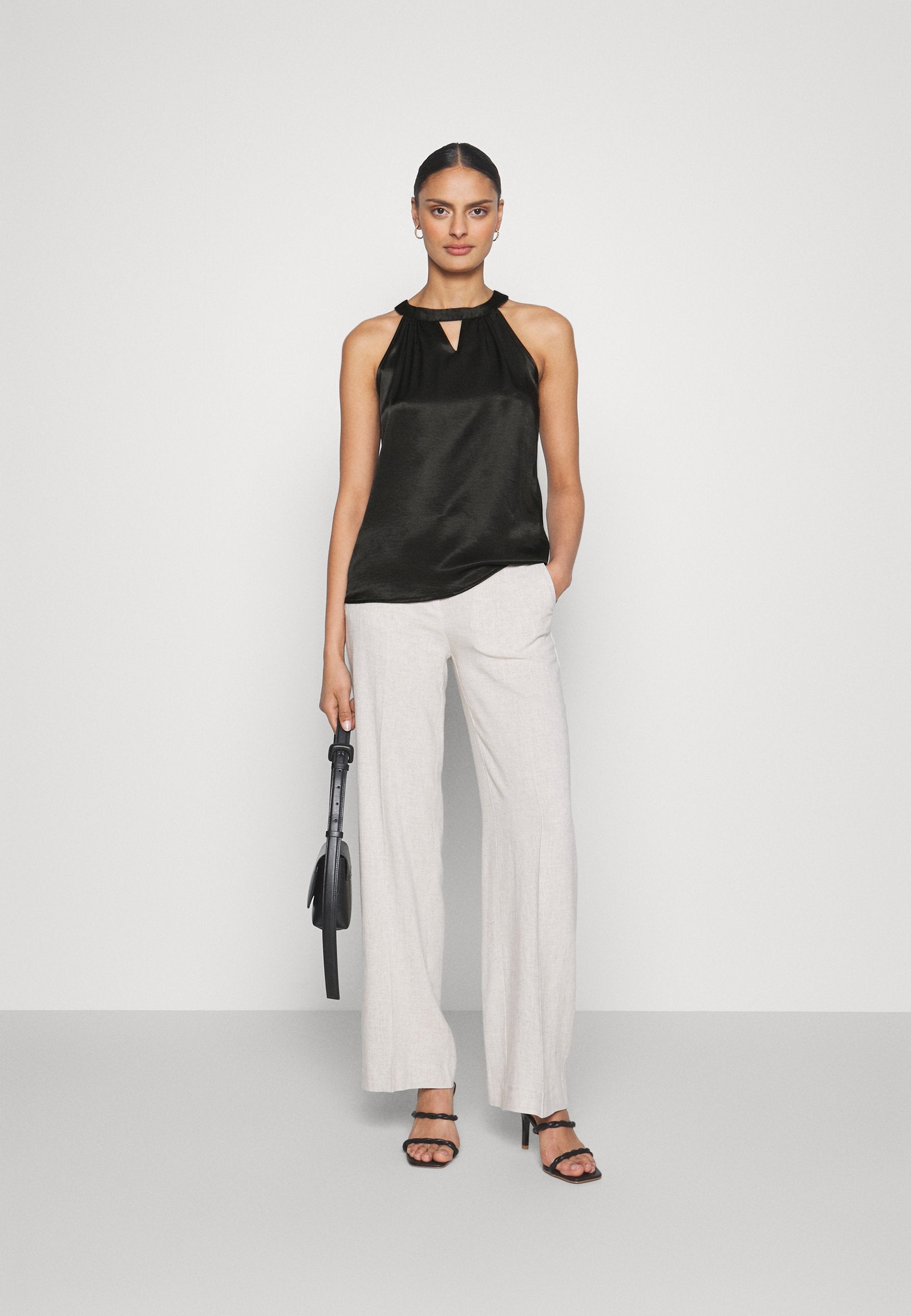Anna Field Top - Black