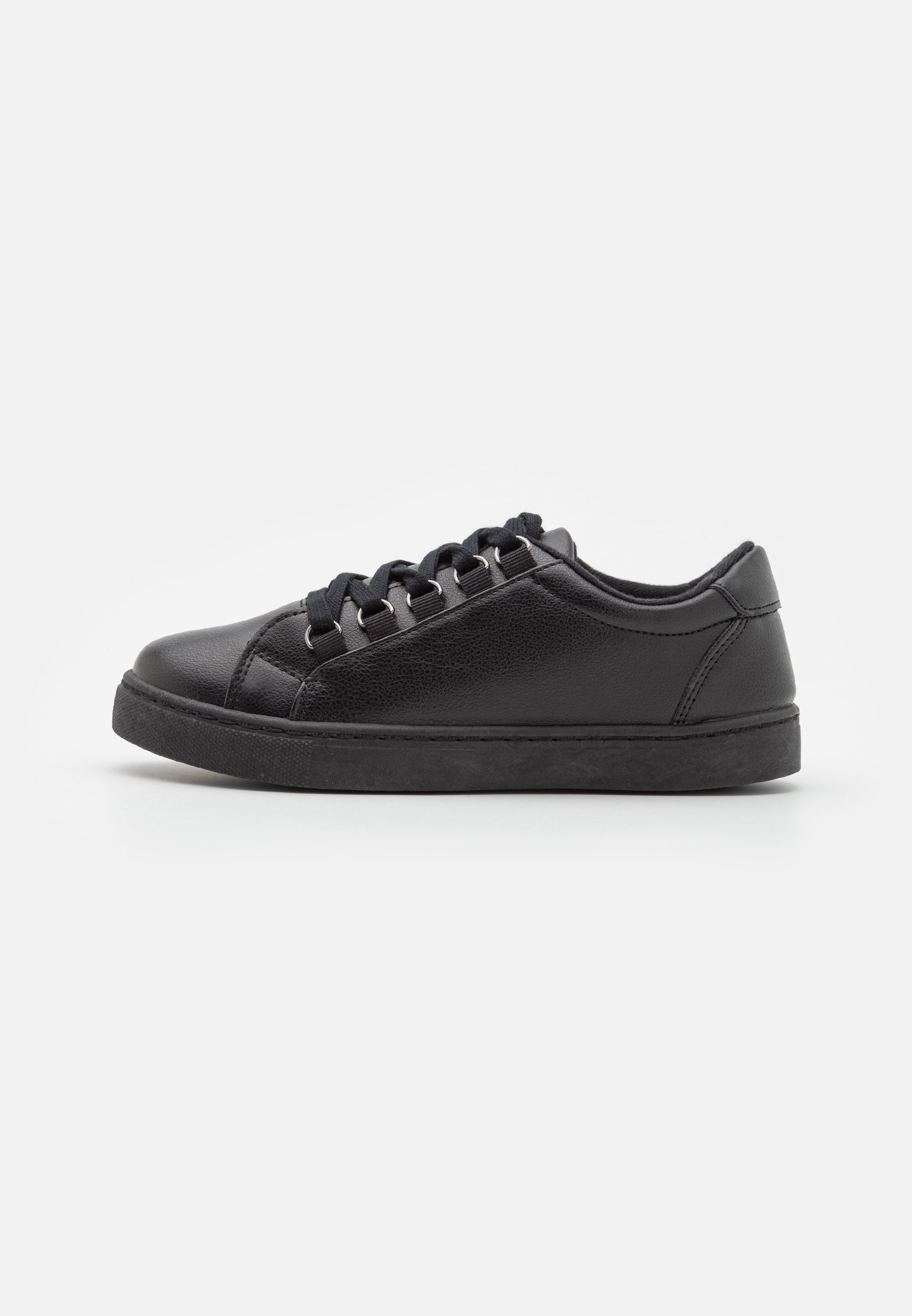 Anna Field Trainers - Trainers