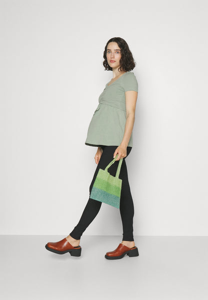  Basic T-Shirt - Basic T-Shirt