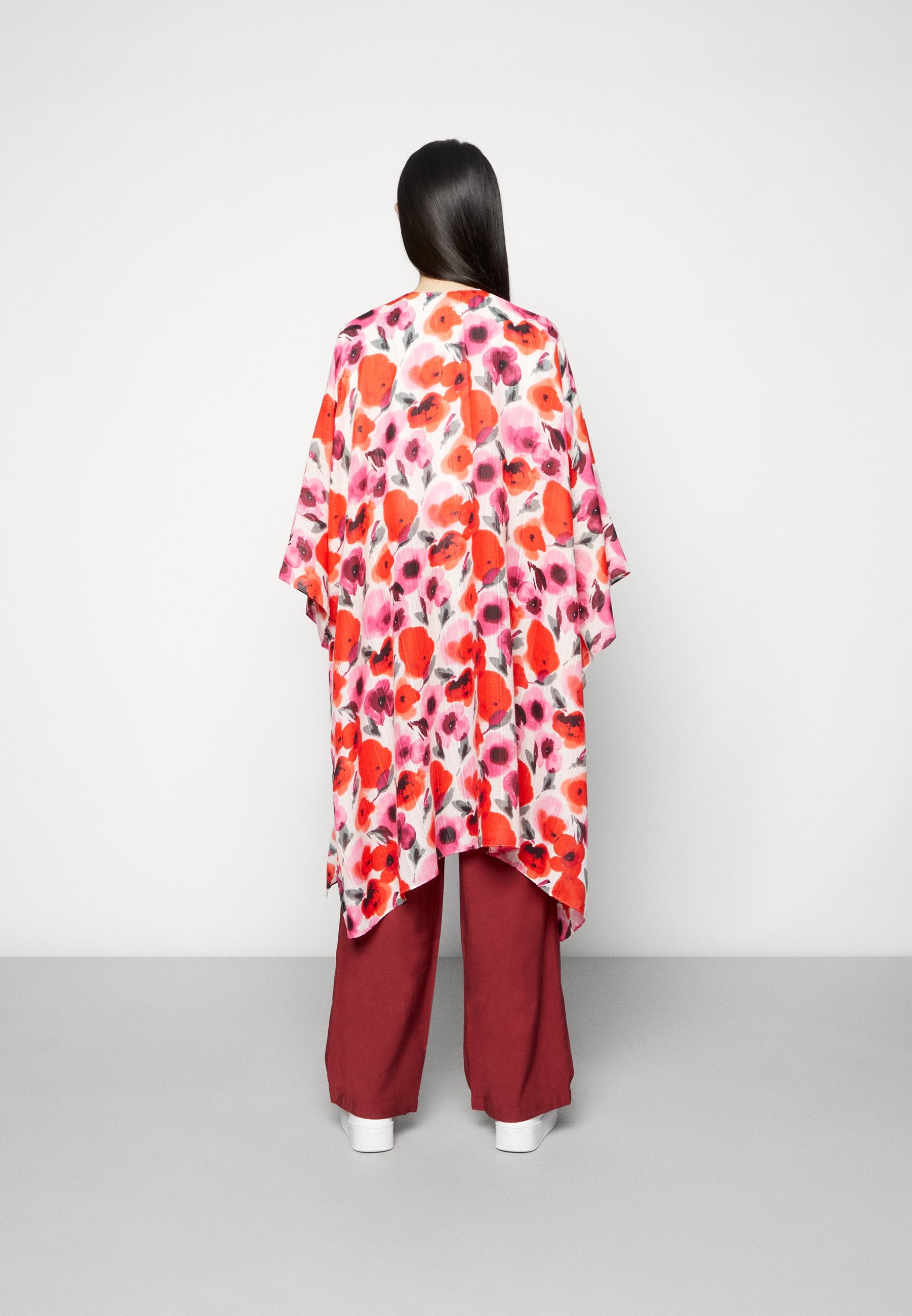 Anna Field Cape - Cape