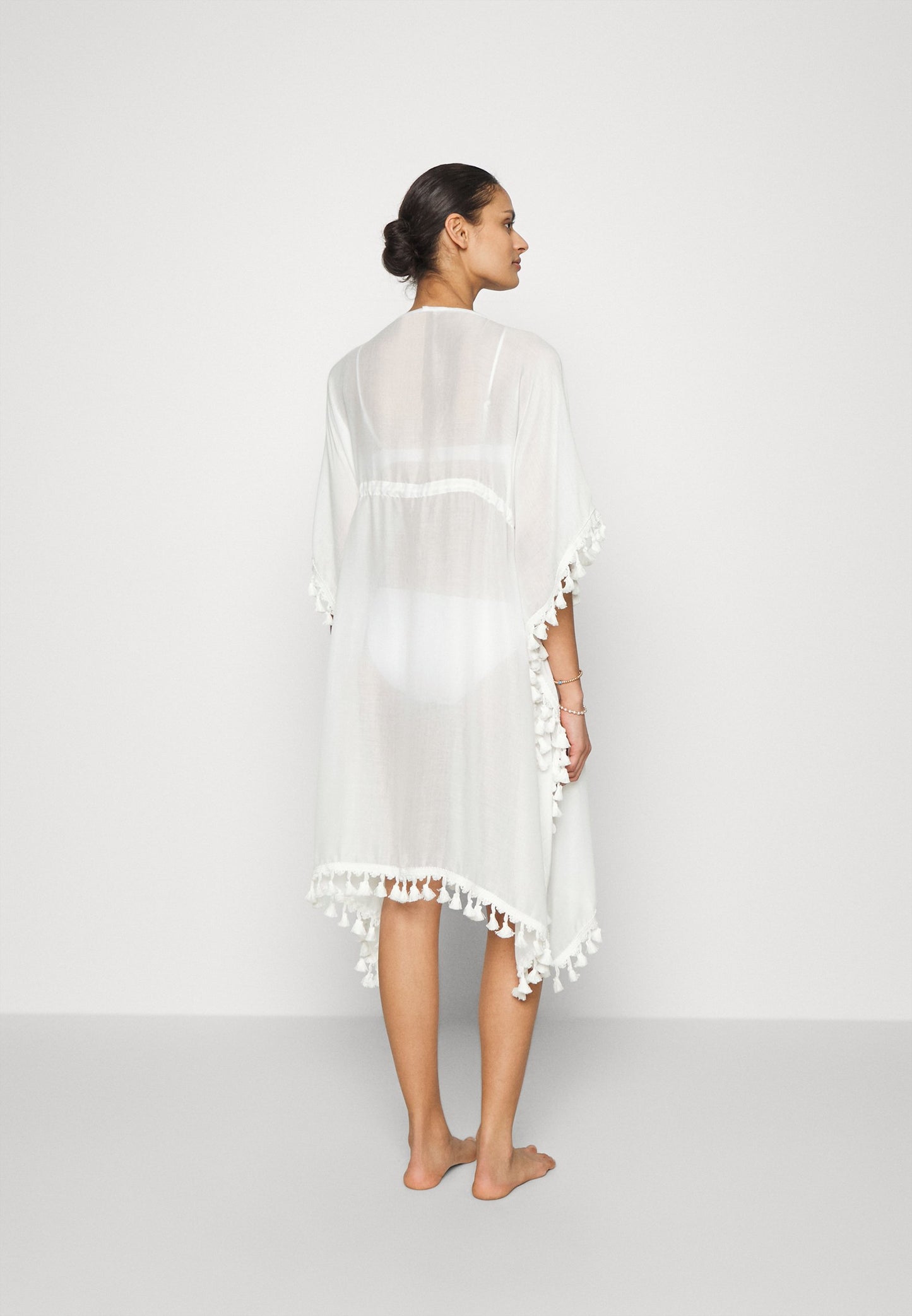 Anna Field Beach Accessory - White