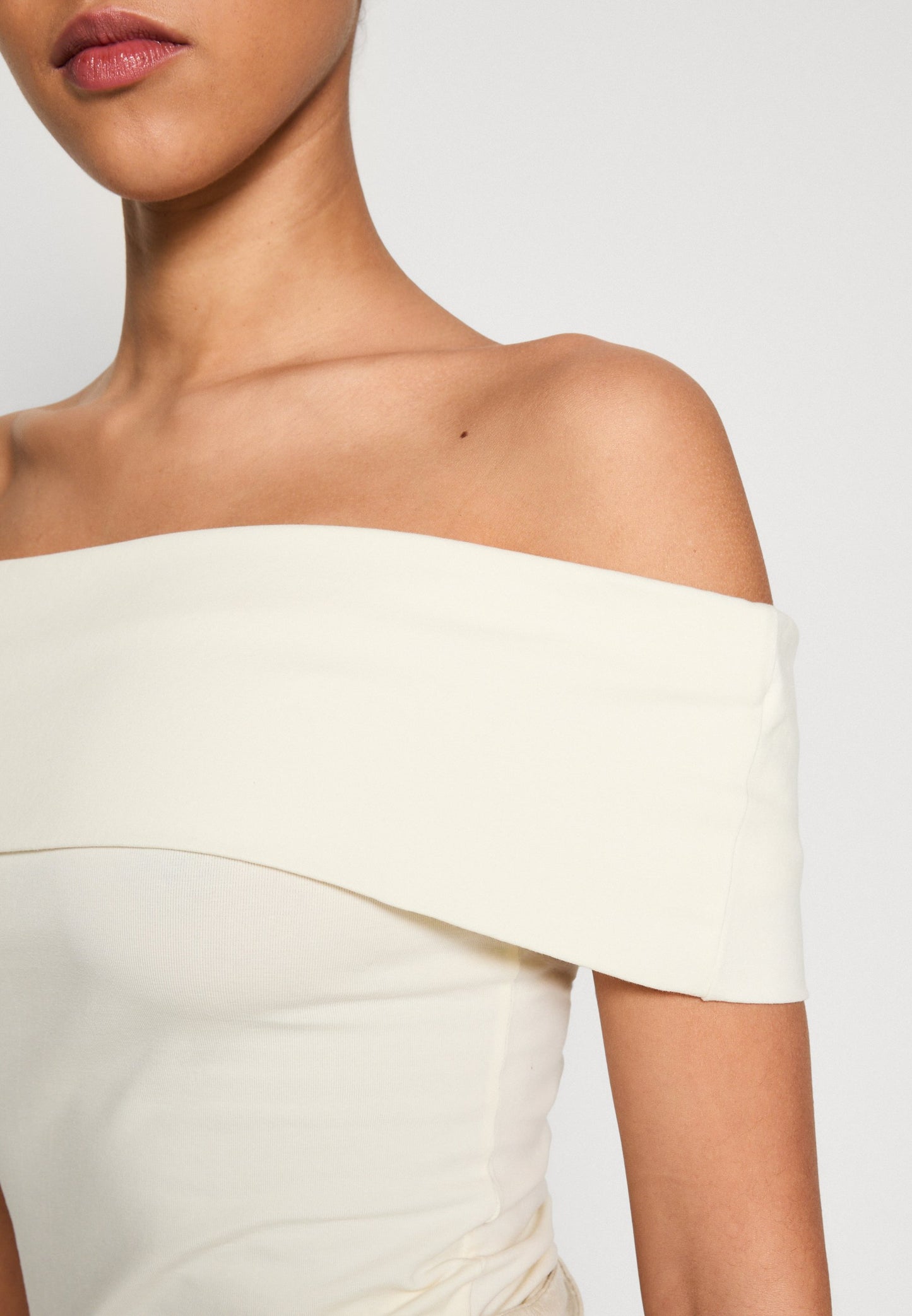 Anna Field OFF SHOULDER TOP - Basic T-shirt - Off-white