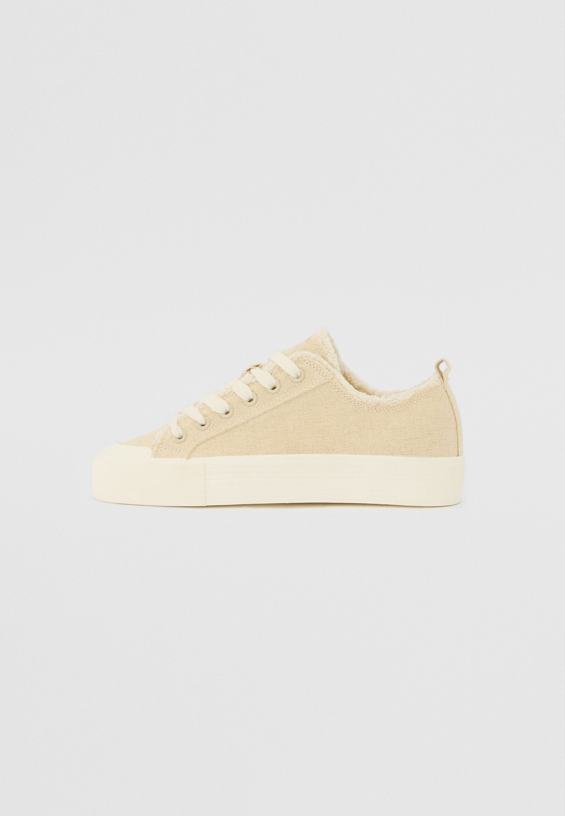 Anna Field Trainers - Leo
