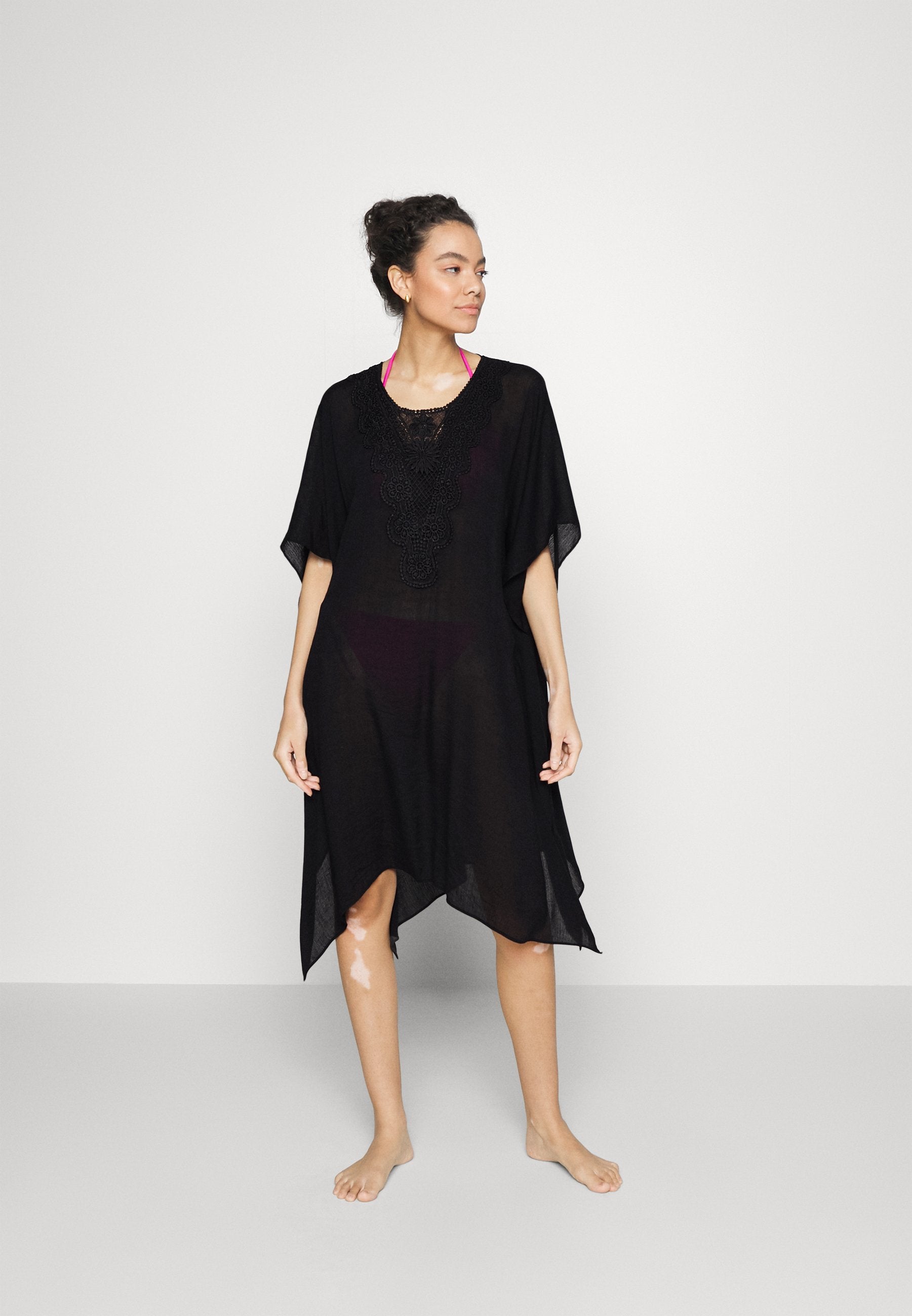 Anna Field Beach Accessory - Black