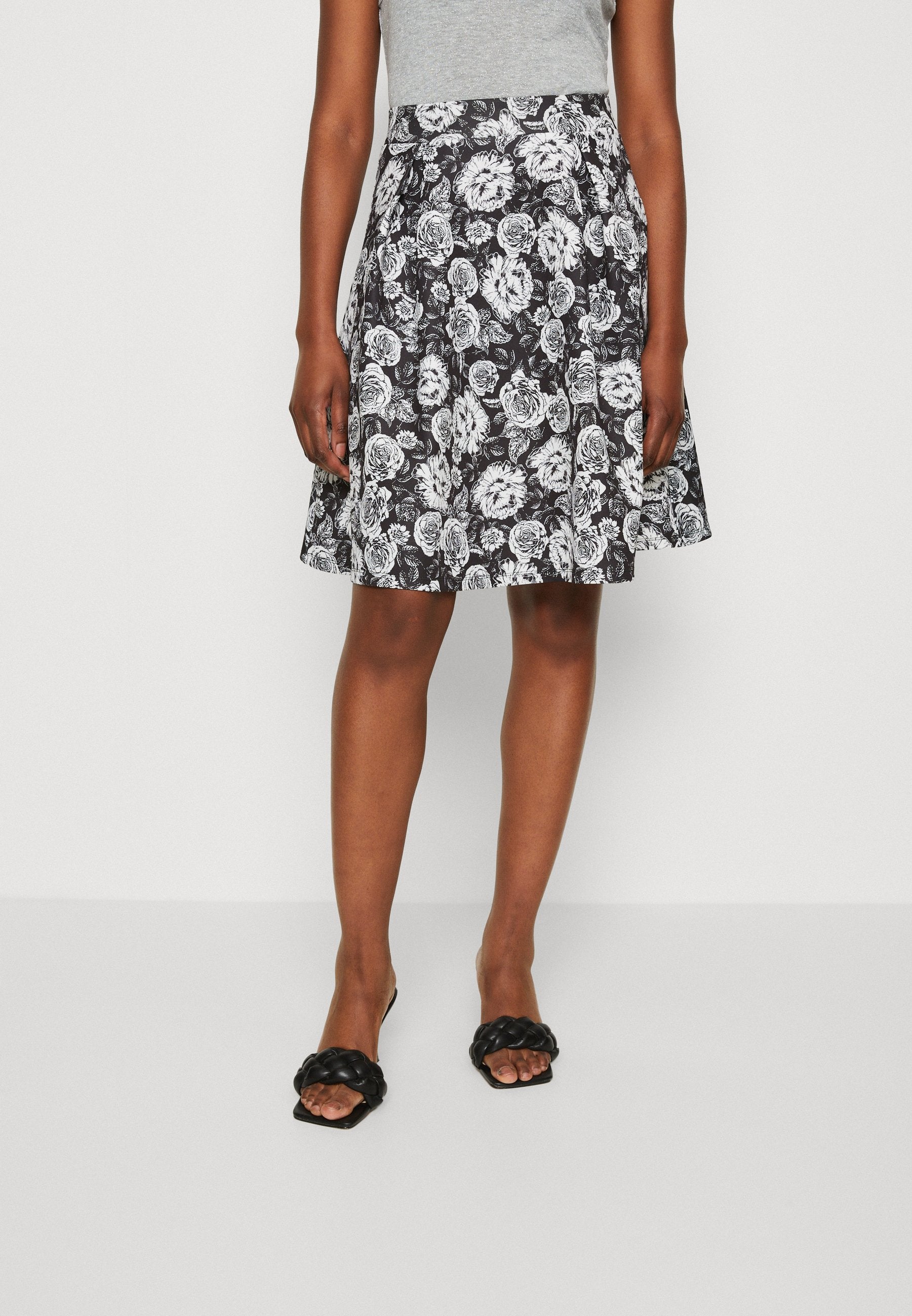 Anna Field Pleated Skirt - Black/White