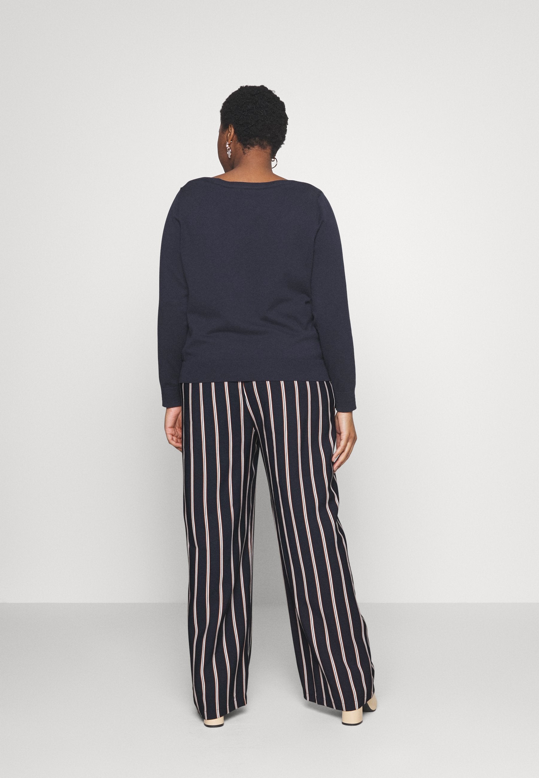  Wide Leg Pant - Trousers - Dark Blue/Brown/White