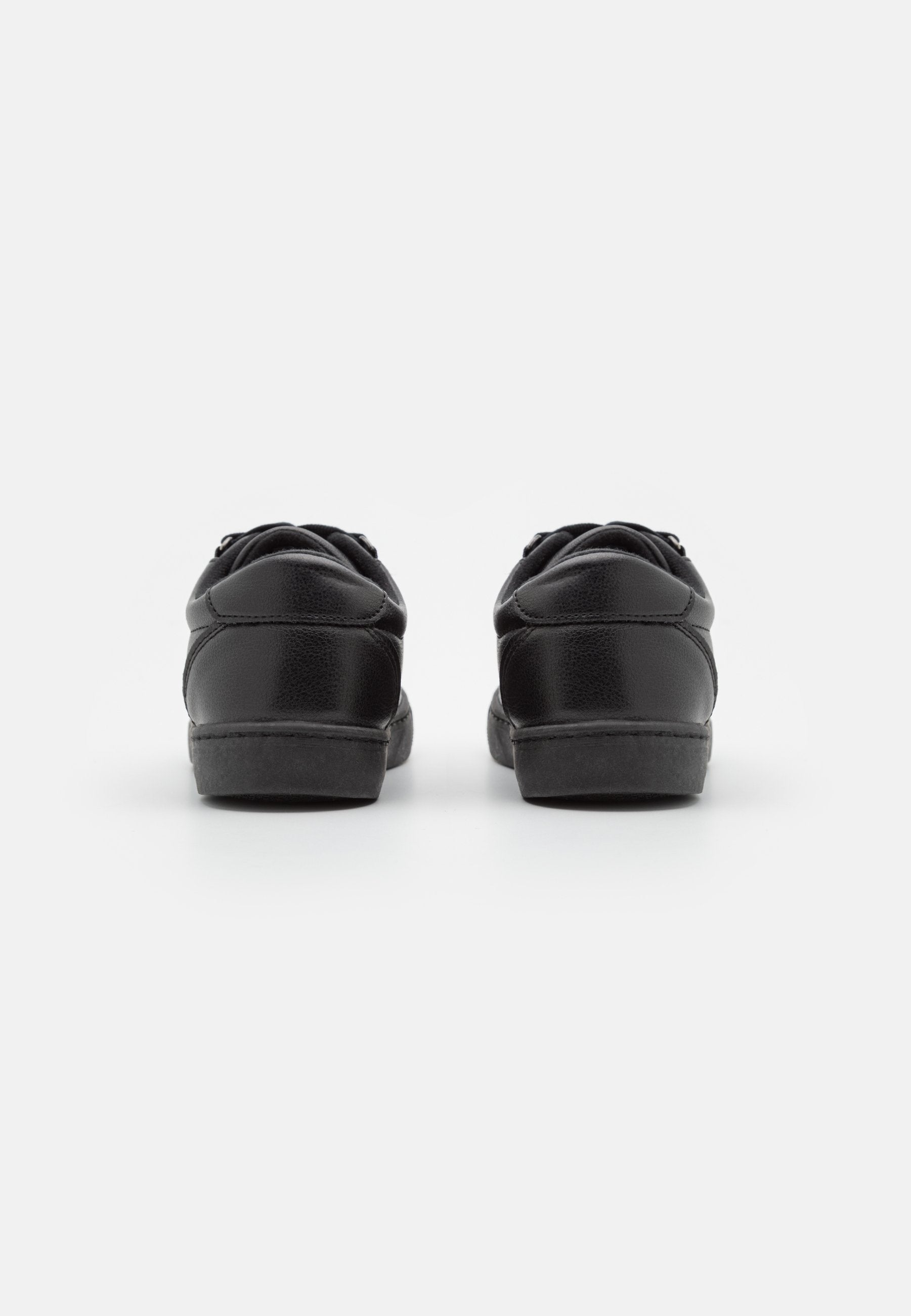 Anna Field Trainers - Trainers