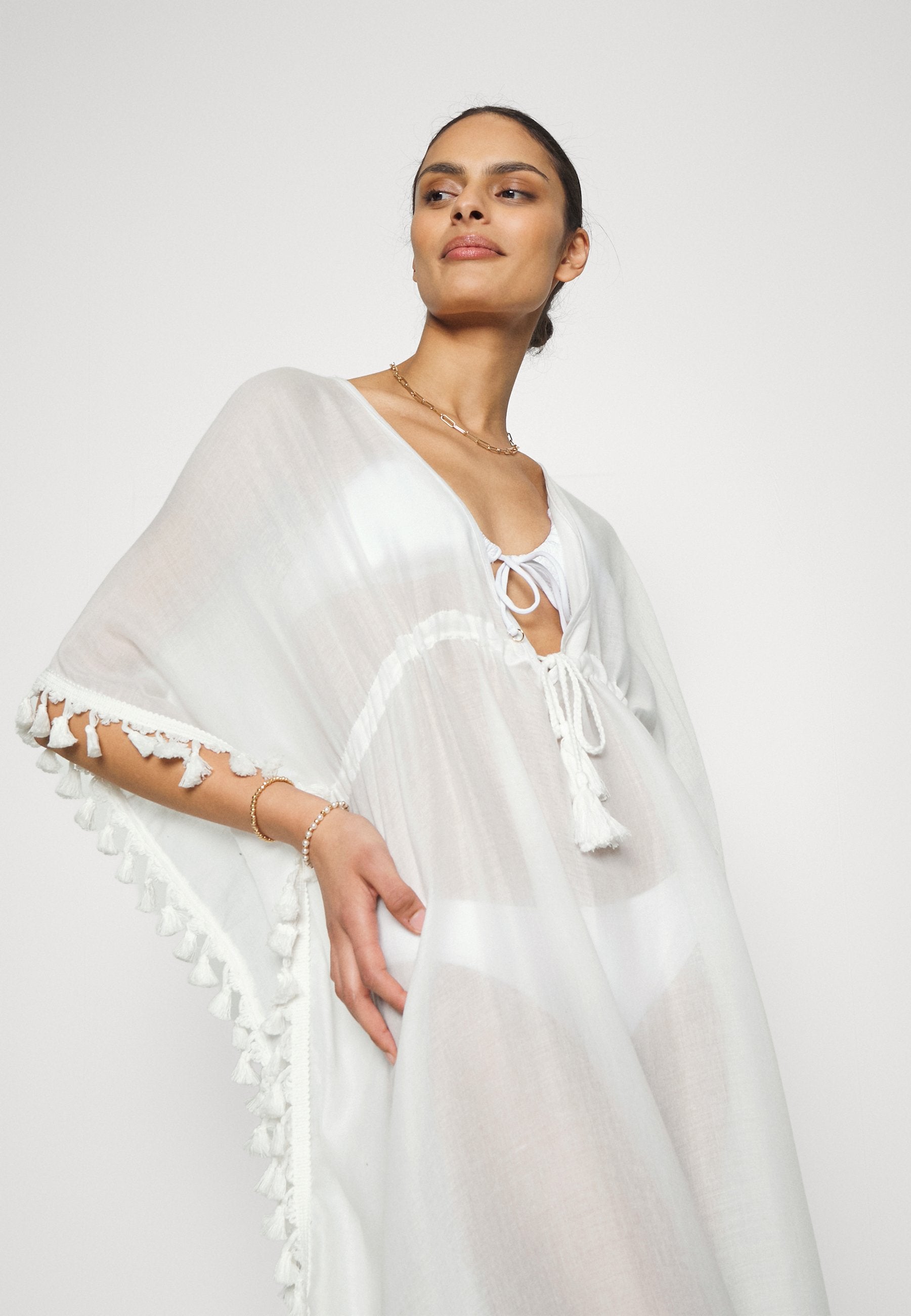 Anna Field Beach Accessory - White