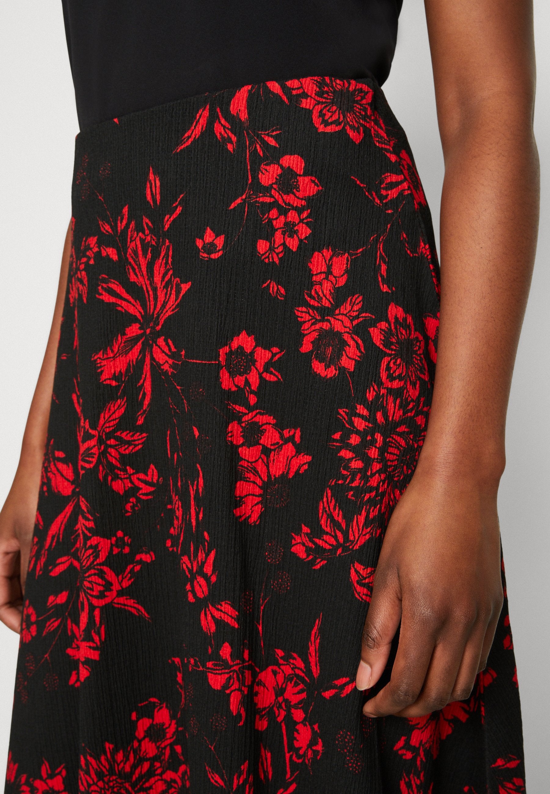 Anna Field A-Line Skirt - Red/Black
