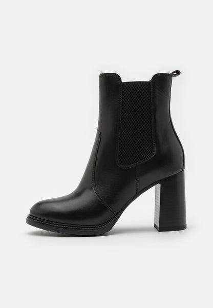  Leather- High Heeled Ankle Boots - Black