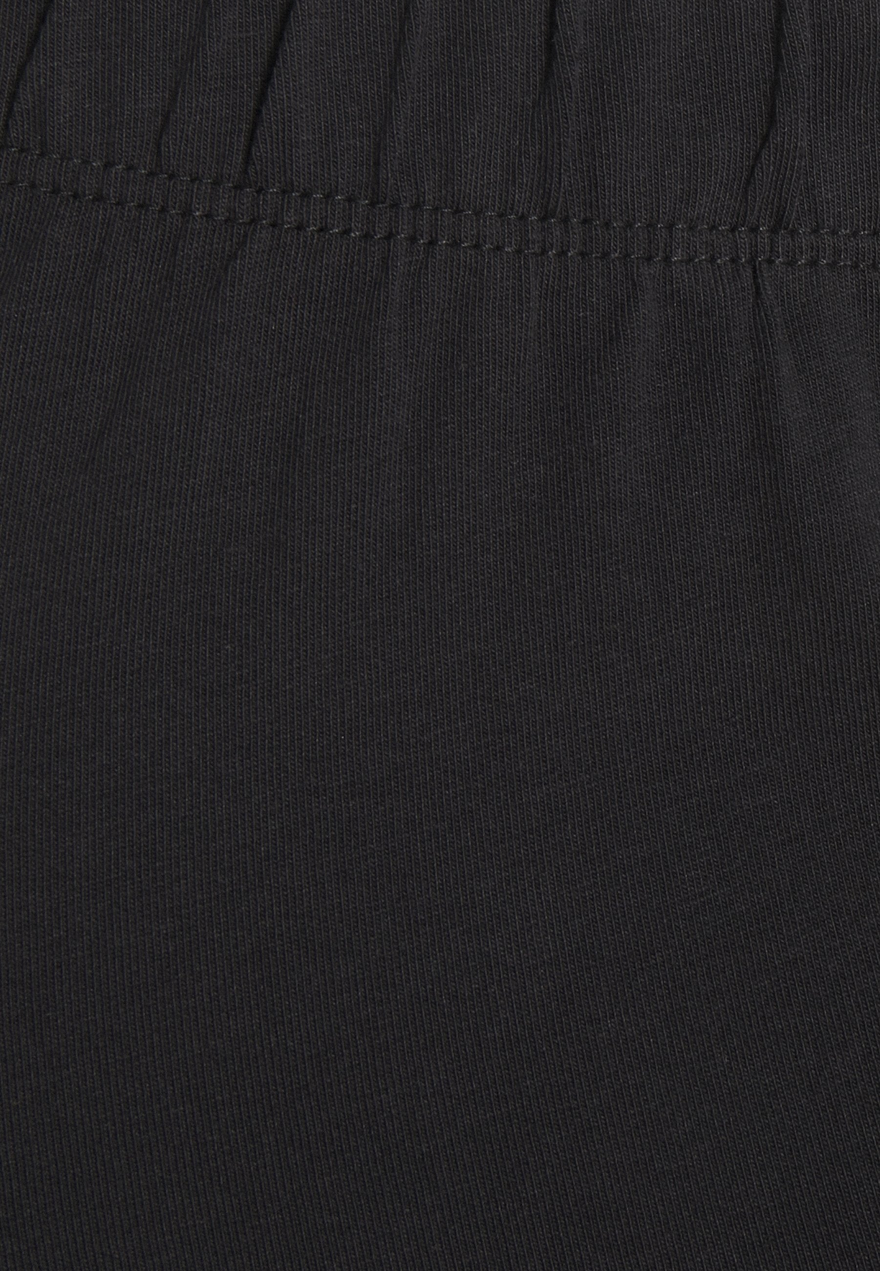  Shorts - Shorts