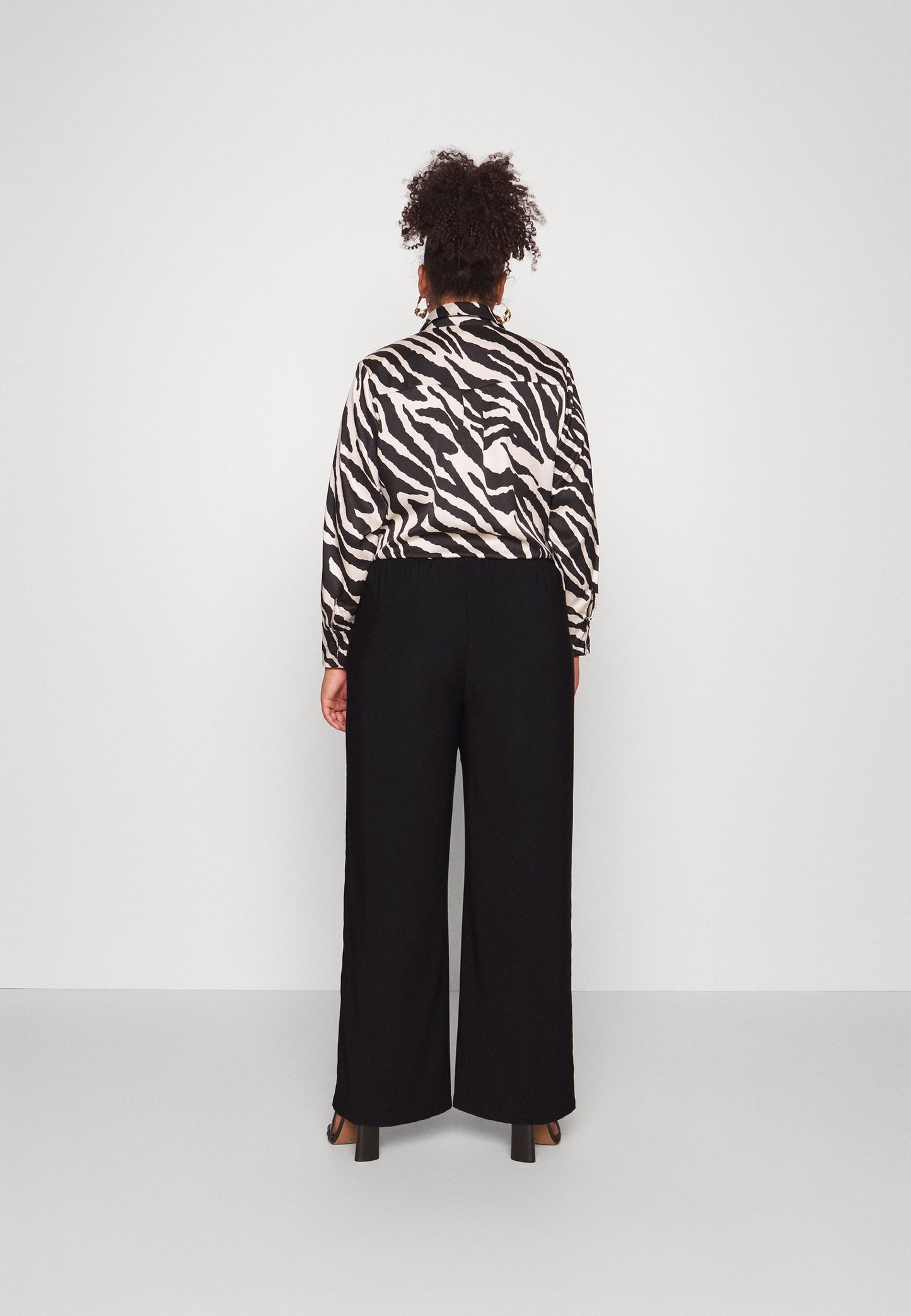  Wide Leg Pant - Trousers - Black