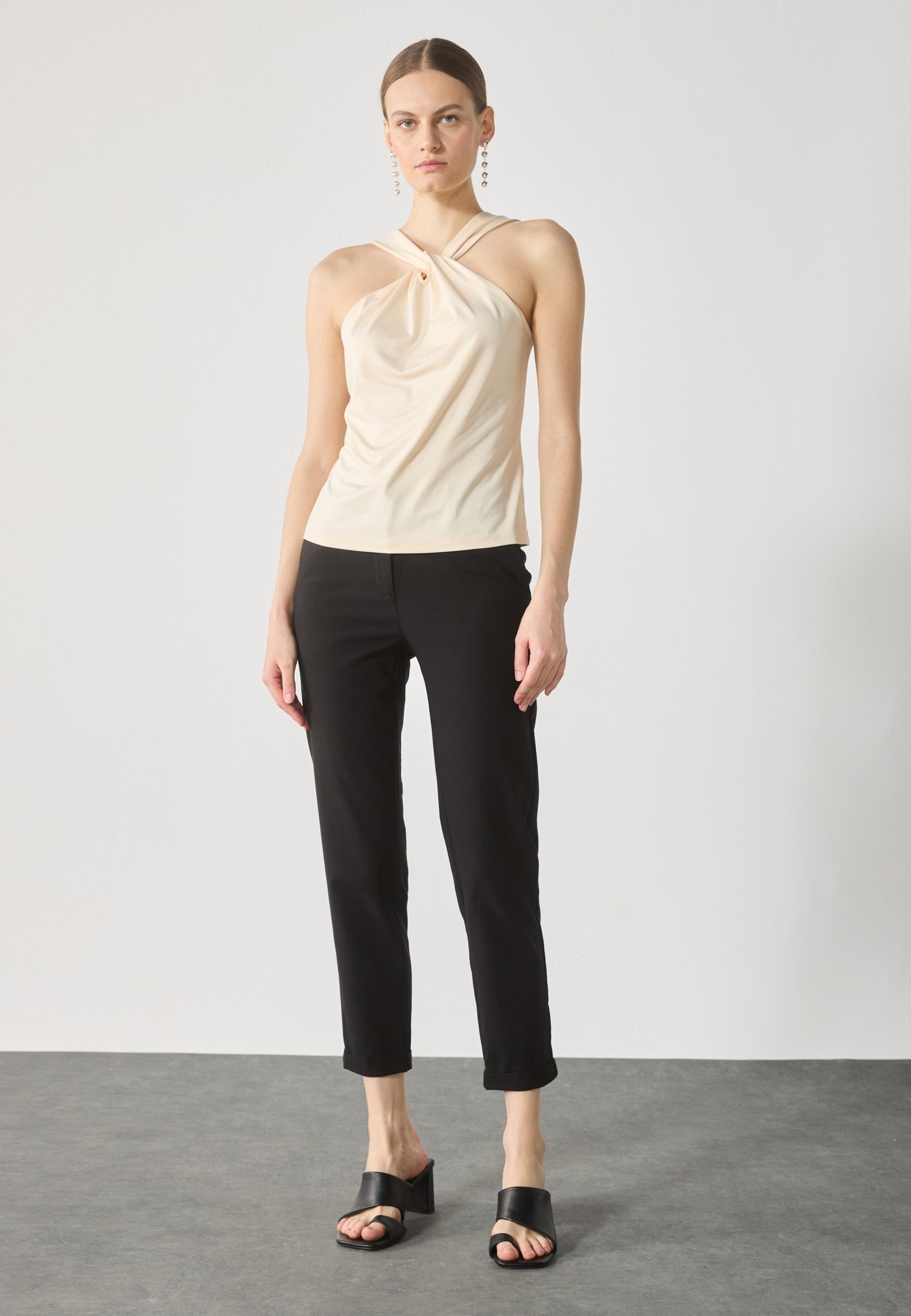 Anna Field CHINO TROUSERS - Trousers - Black