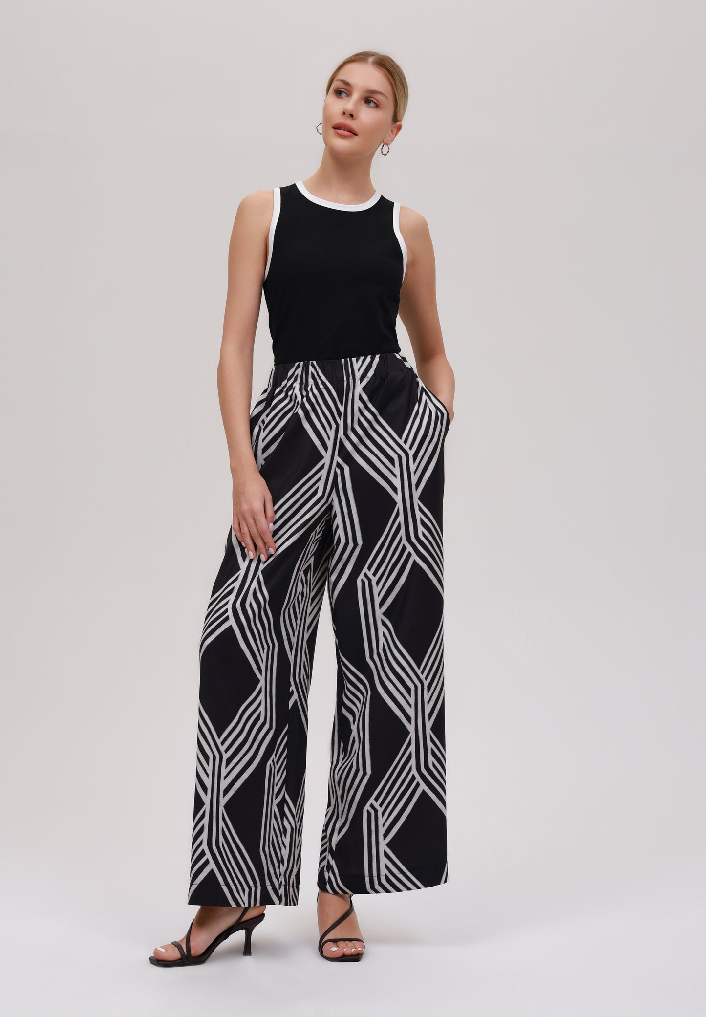 Anna Field Trousers - White/black