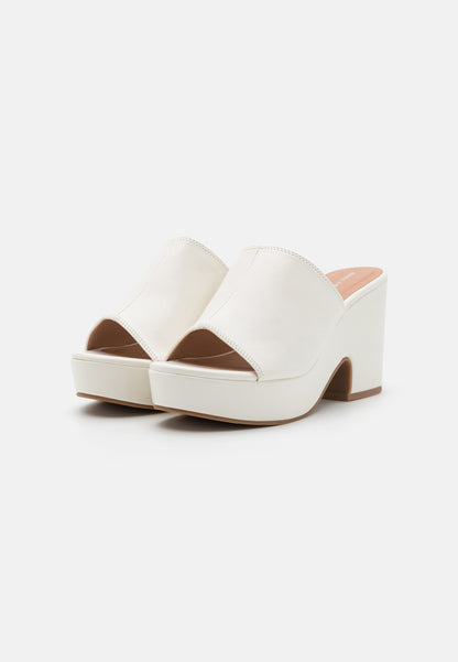  Wide Fit - Heeled Mules -White