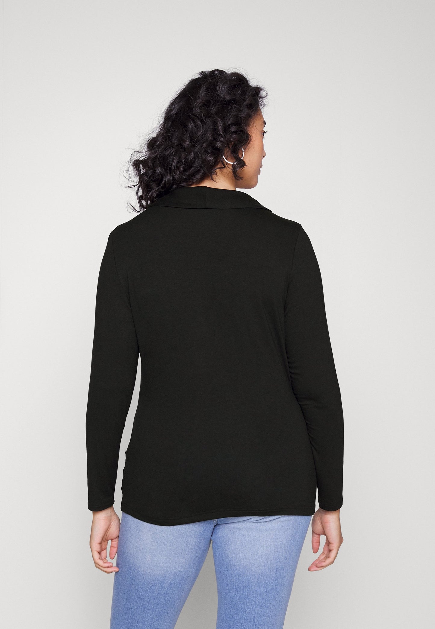  Long Sleeved Top -Black