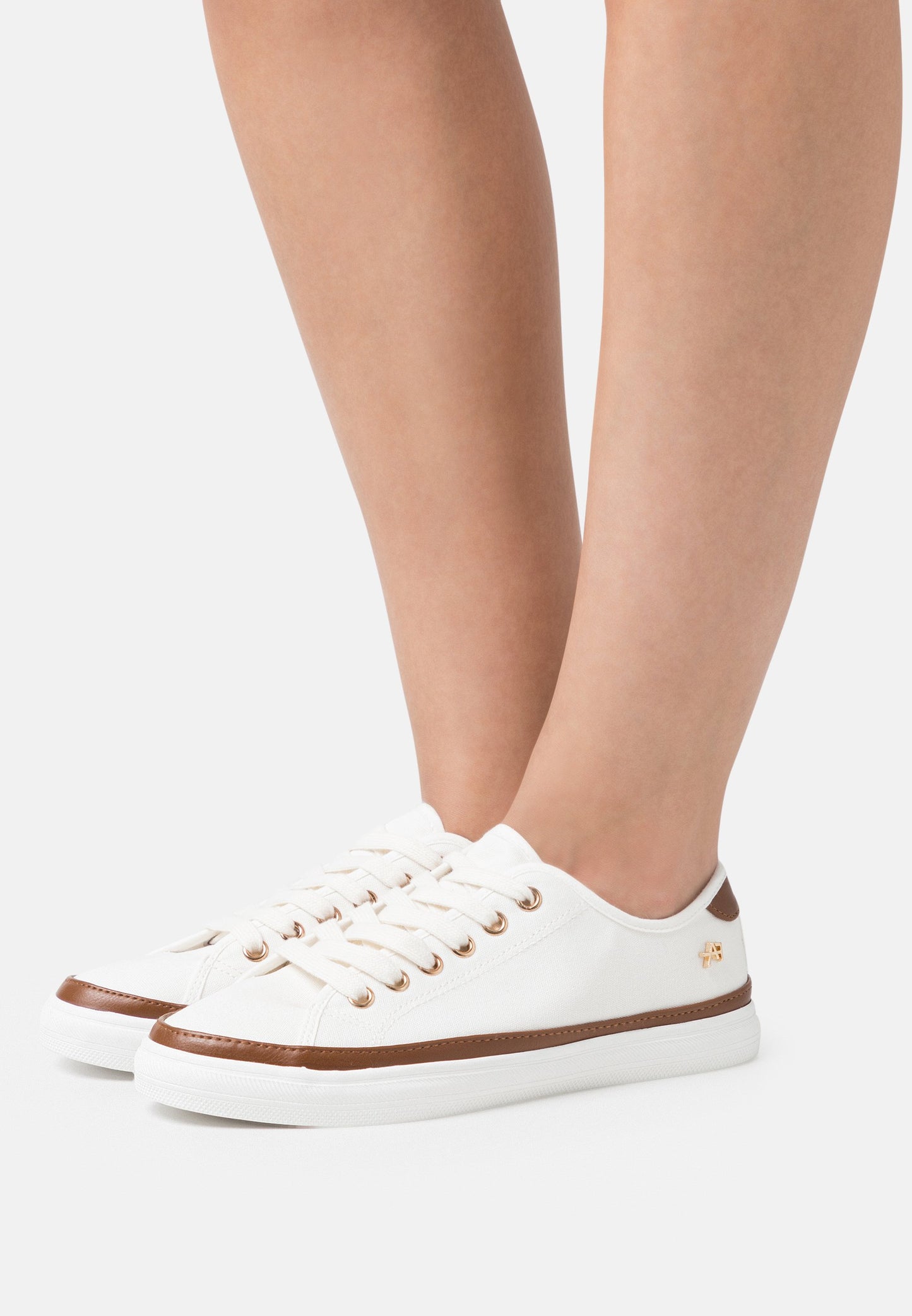  Wide Fit - Trainers