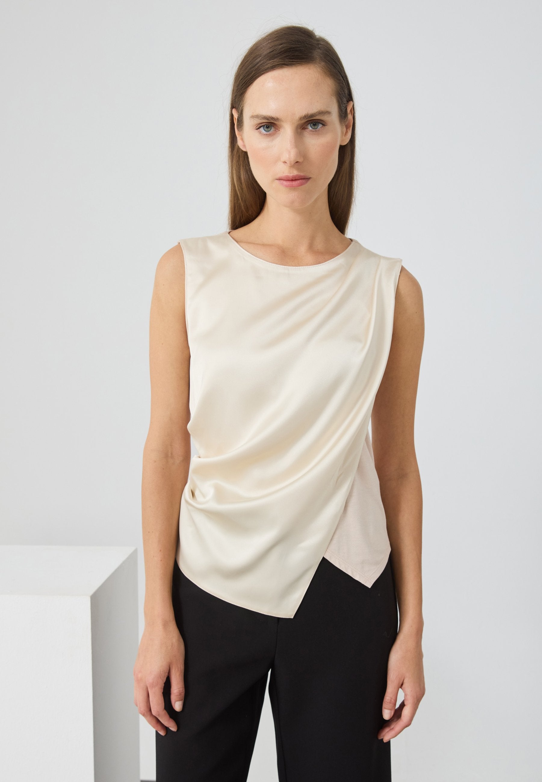 Anna Field Top - Champaigne