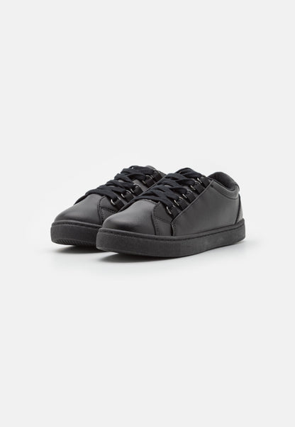 Anna Field Trainers - Trainers