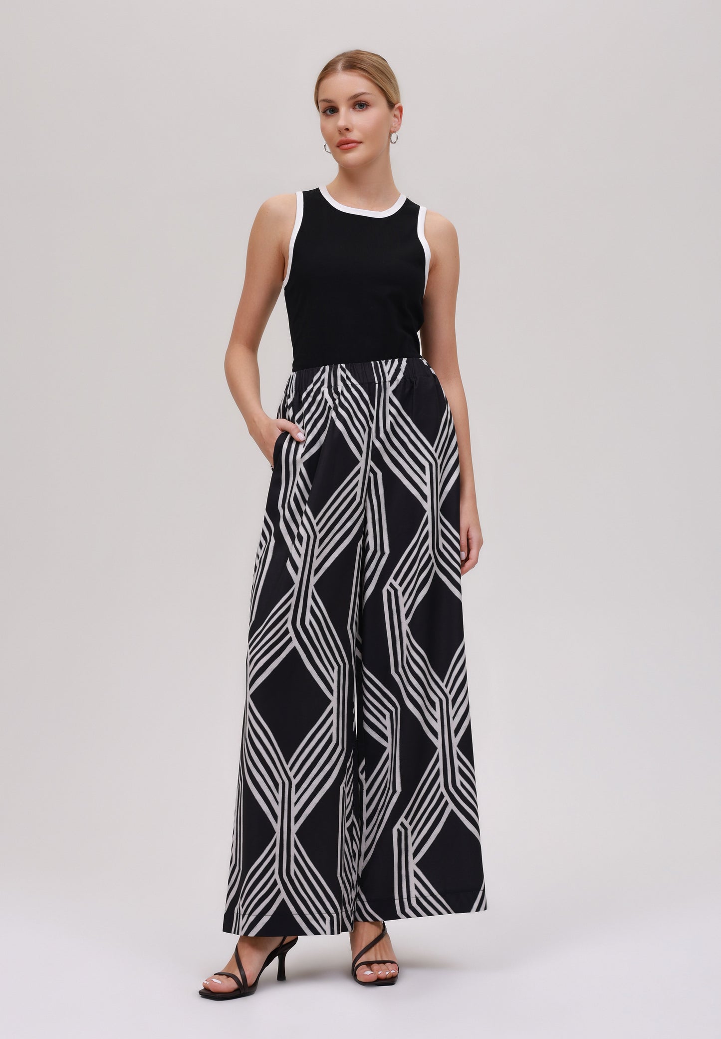 Anna Field Trousers - White/black