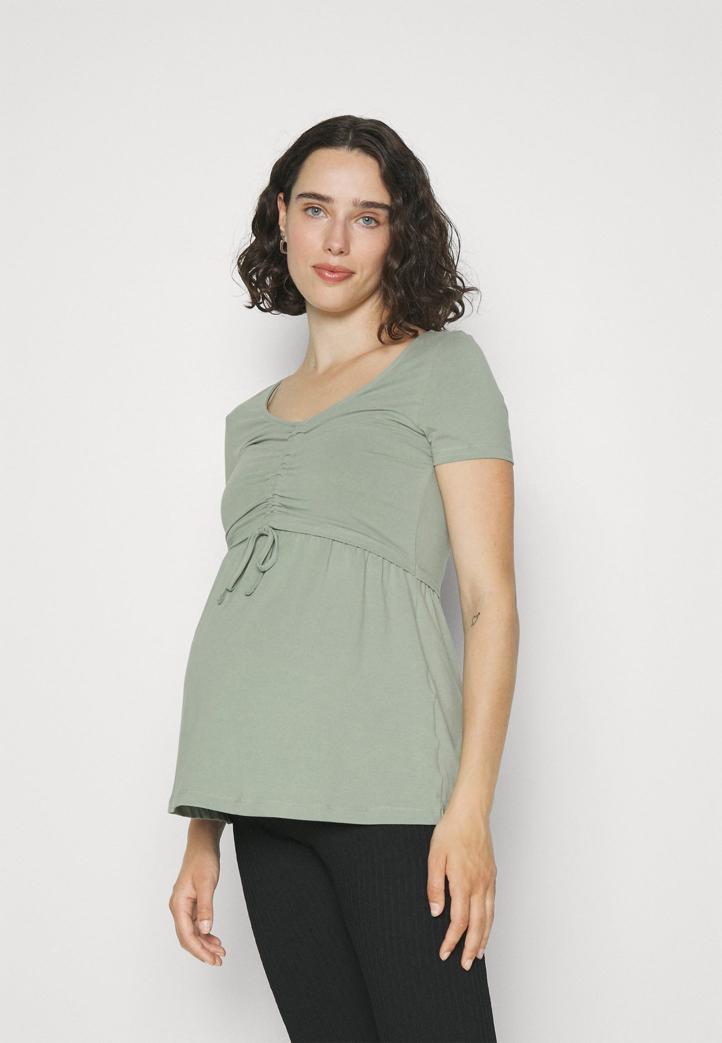  Basic T-Shirt - Basic T-Shirt