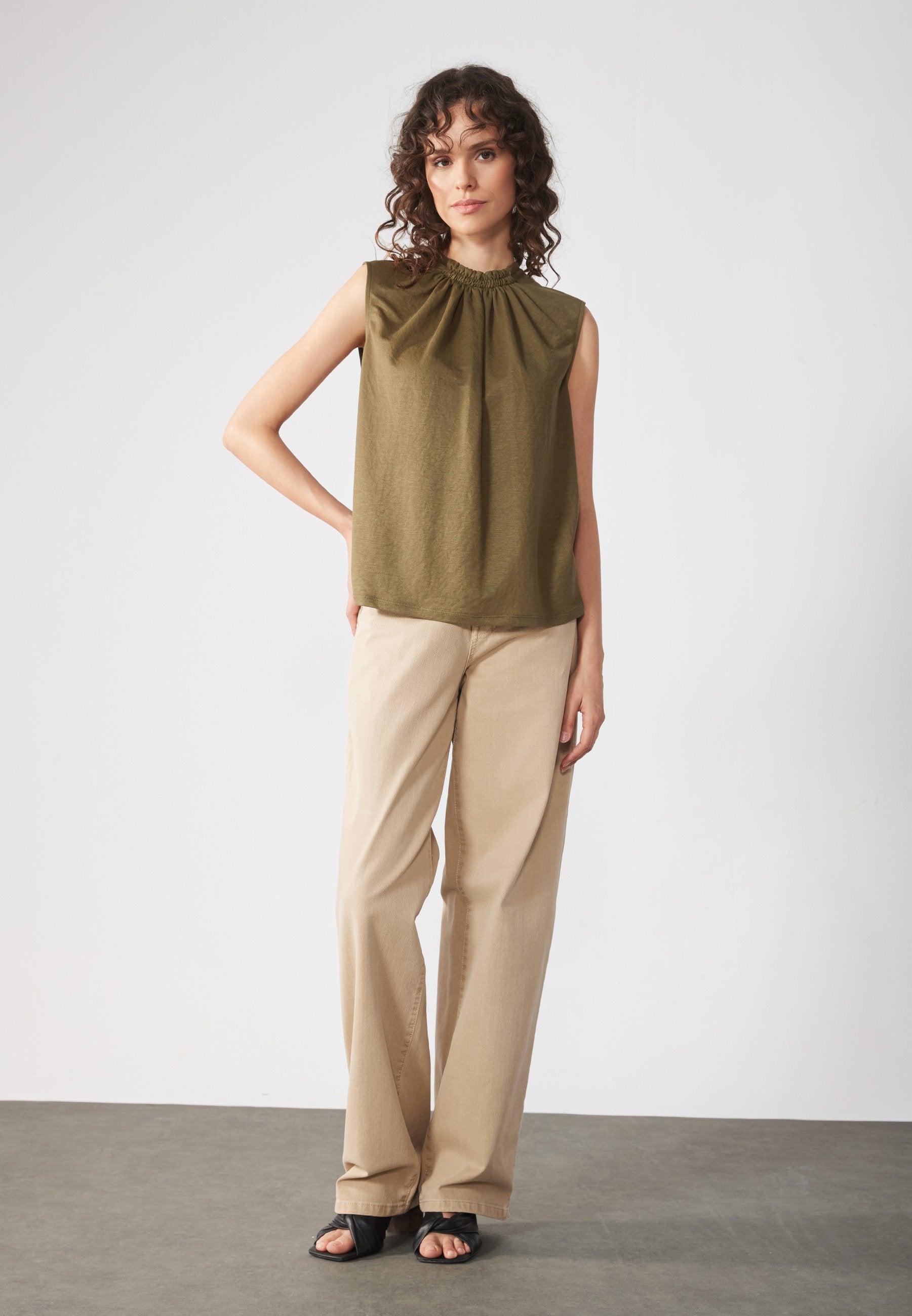 Anna Field Top - Dark Olive