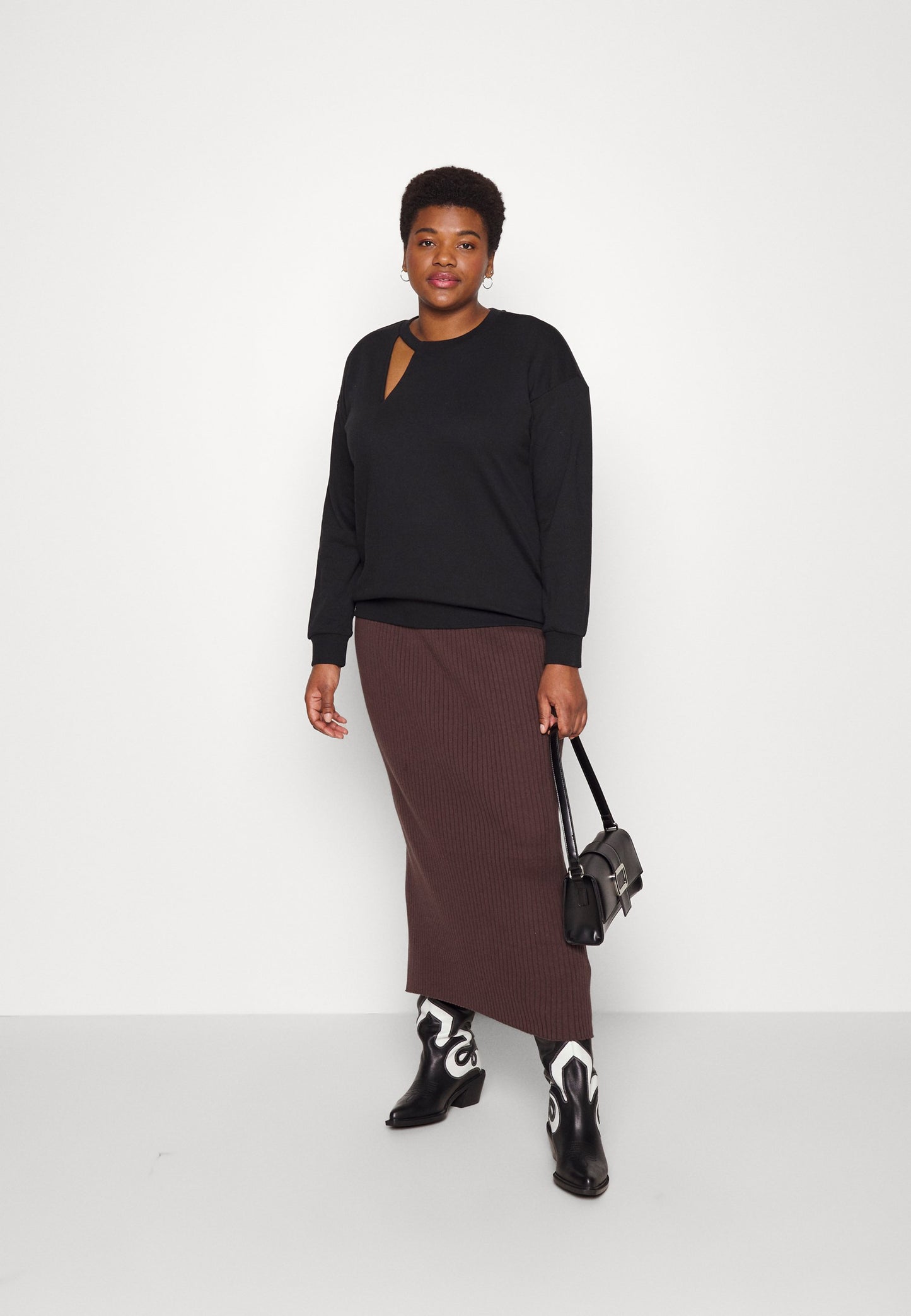  Cut Out Neck Fit - Sweatshirt -Black