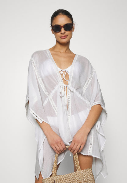 Anna Field Beach Accessory -White