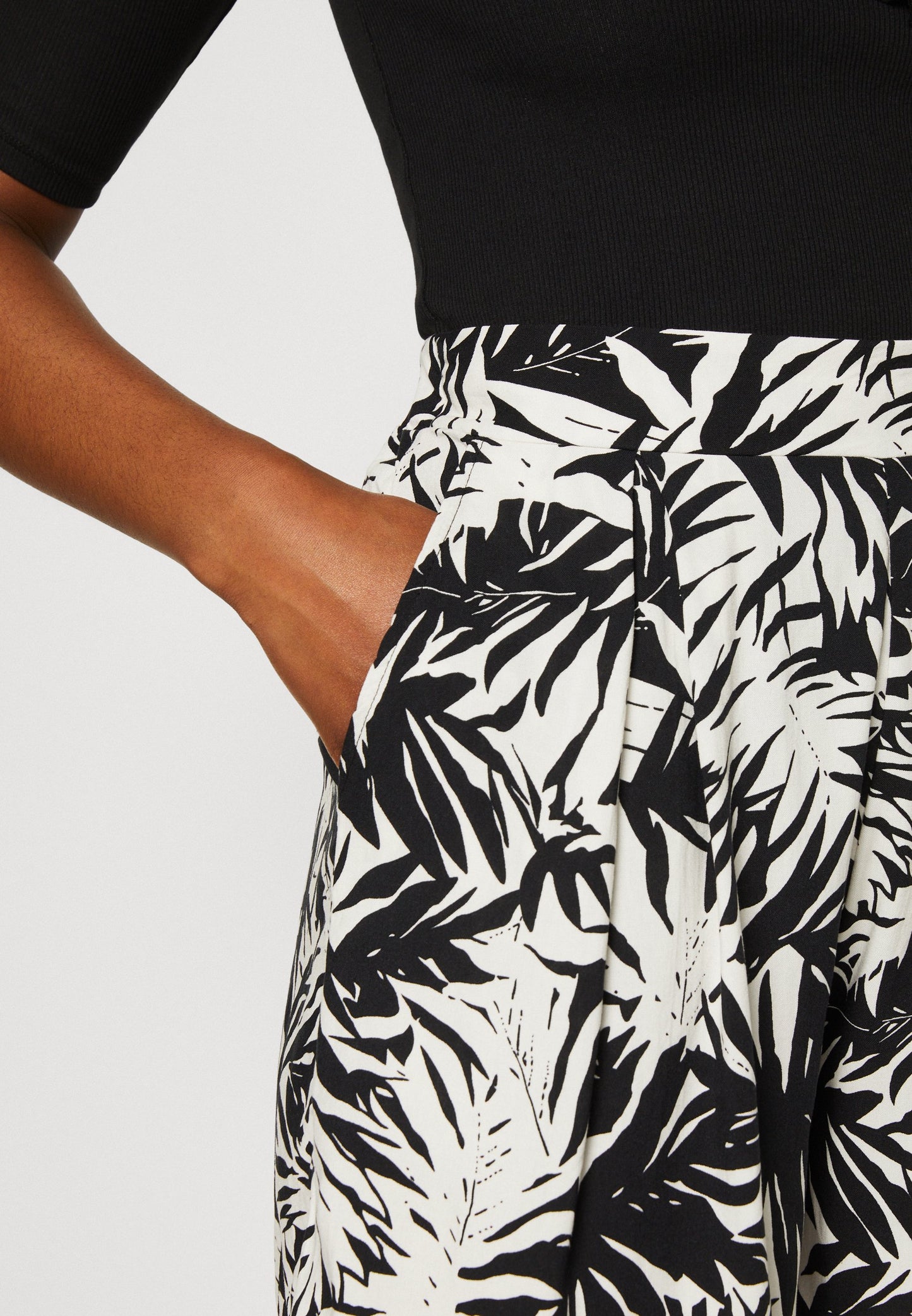 Anna Field Shorts - Black/Off-White