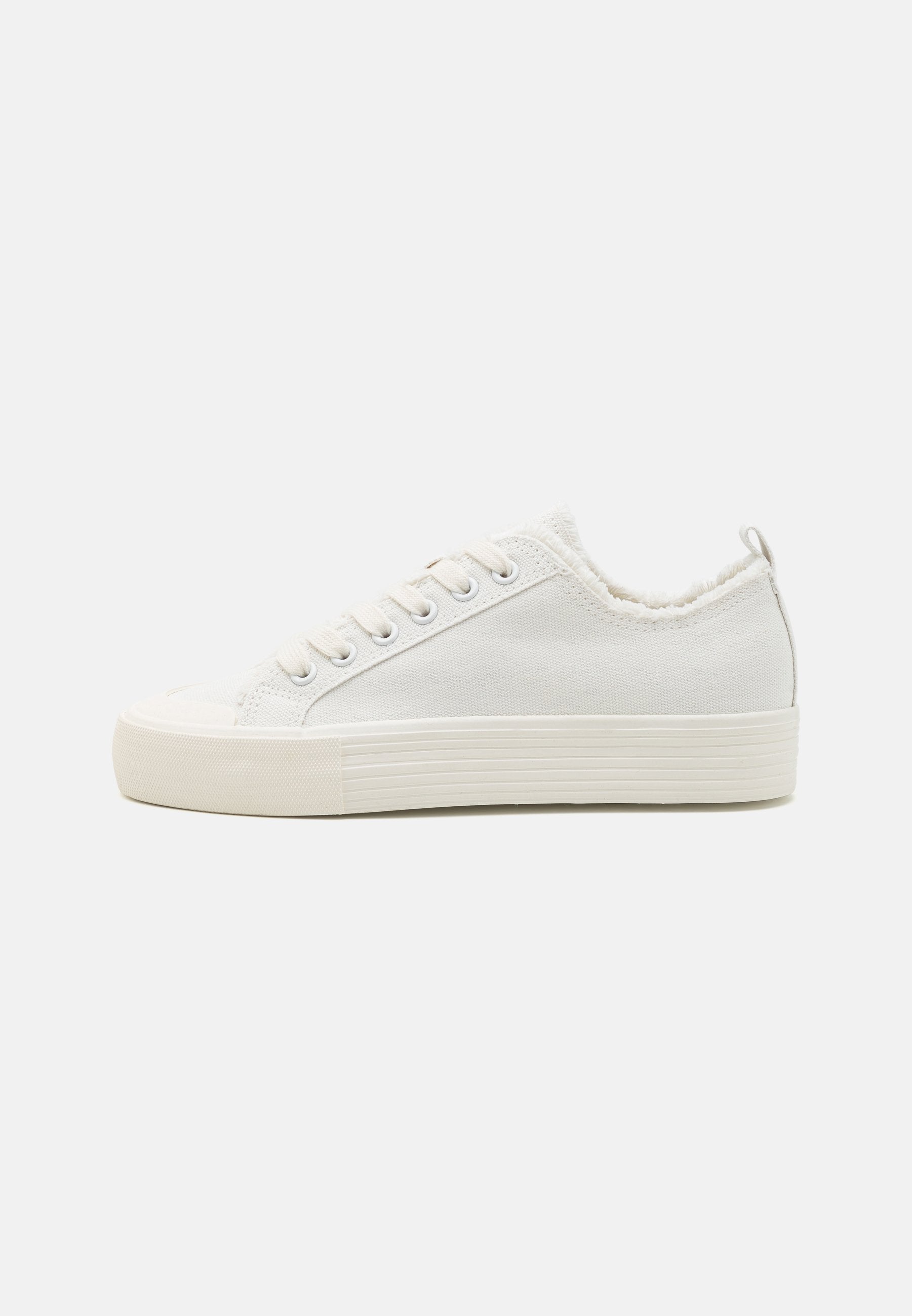 Anna Field Trainers - Leo