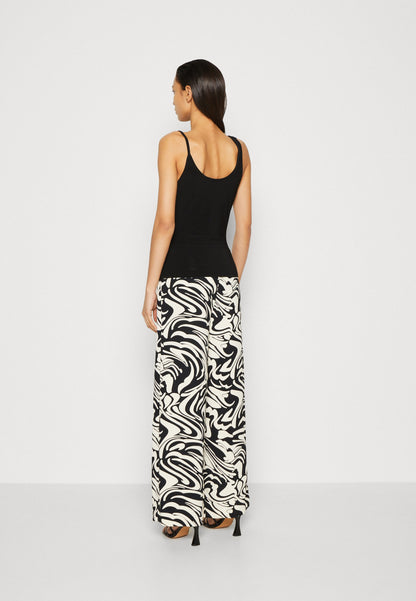 Anna Field Top - Black